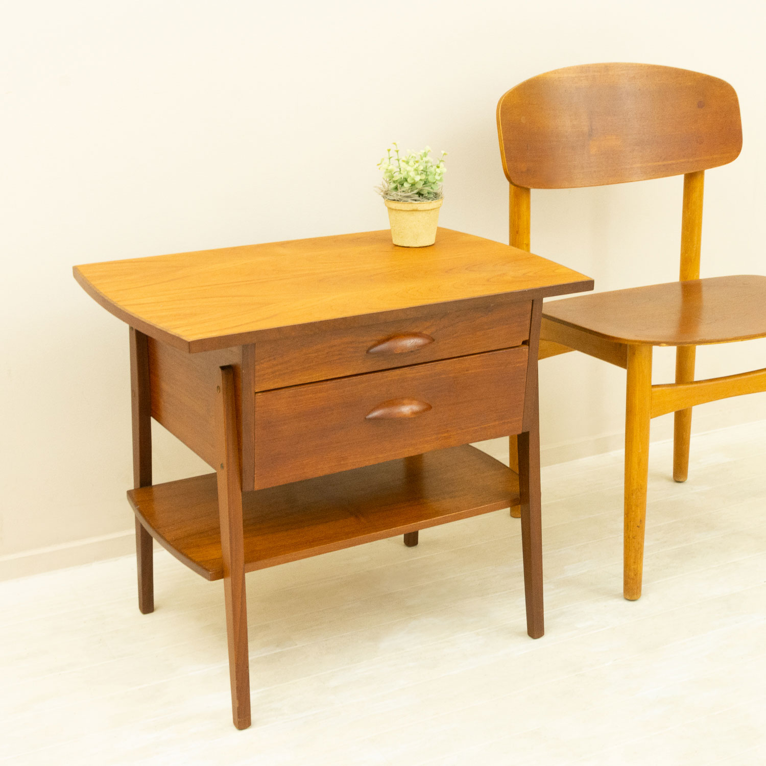 ���⡼��������� �������� ��Teak Small Chest with Divided Drawer & Shelf���̲�������ơ������٥åɥ����ɡ����ظ��������̲��Ѥ����