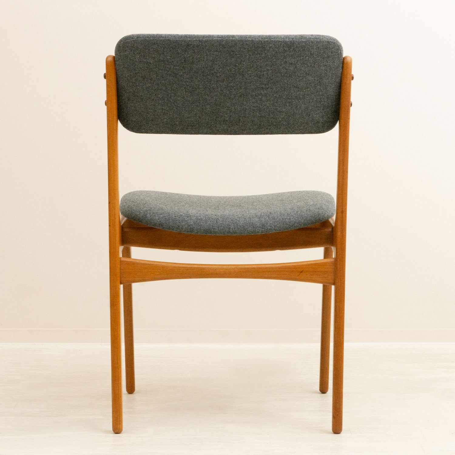 エリック・バック モデル49 ダイニングチェア チーク 北欧ビンテージ