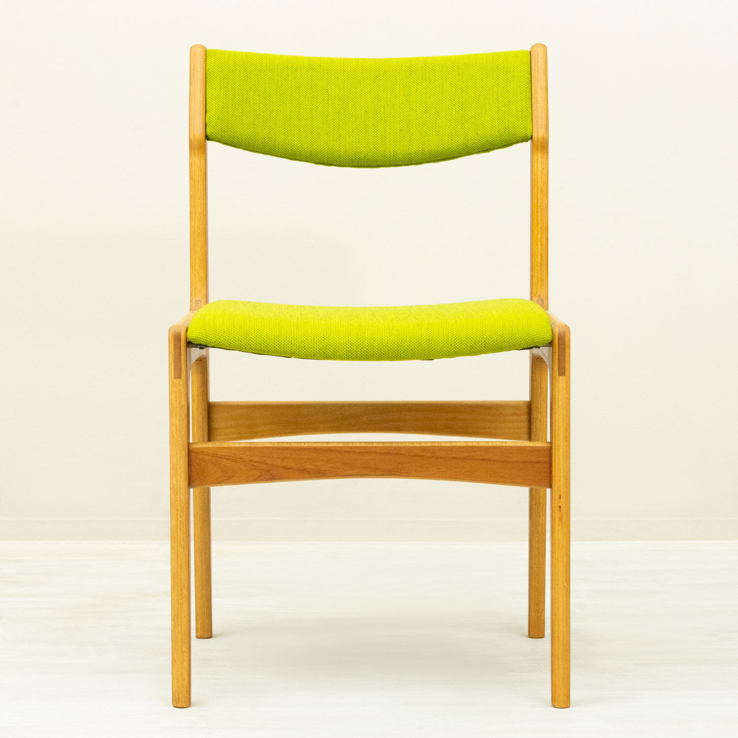 ��2�ӥ��åȡ�Dining Chair