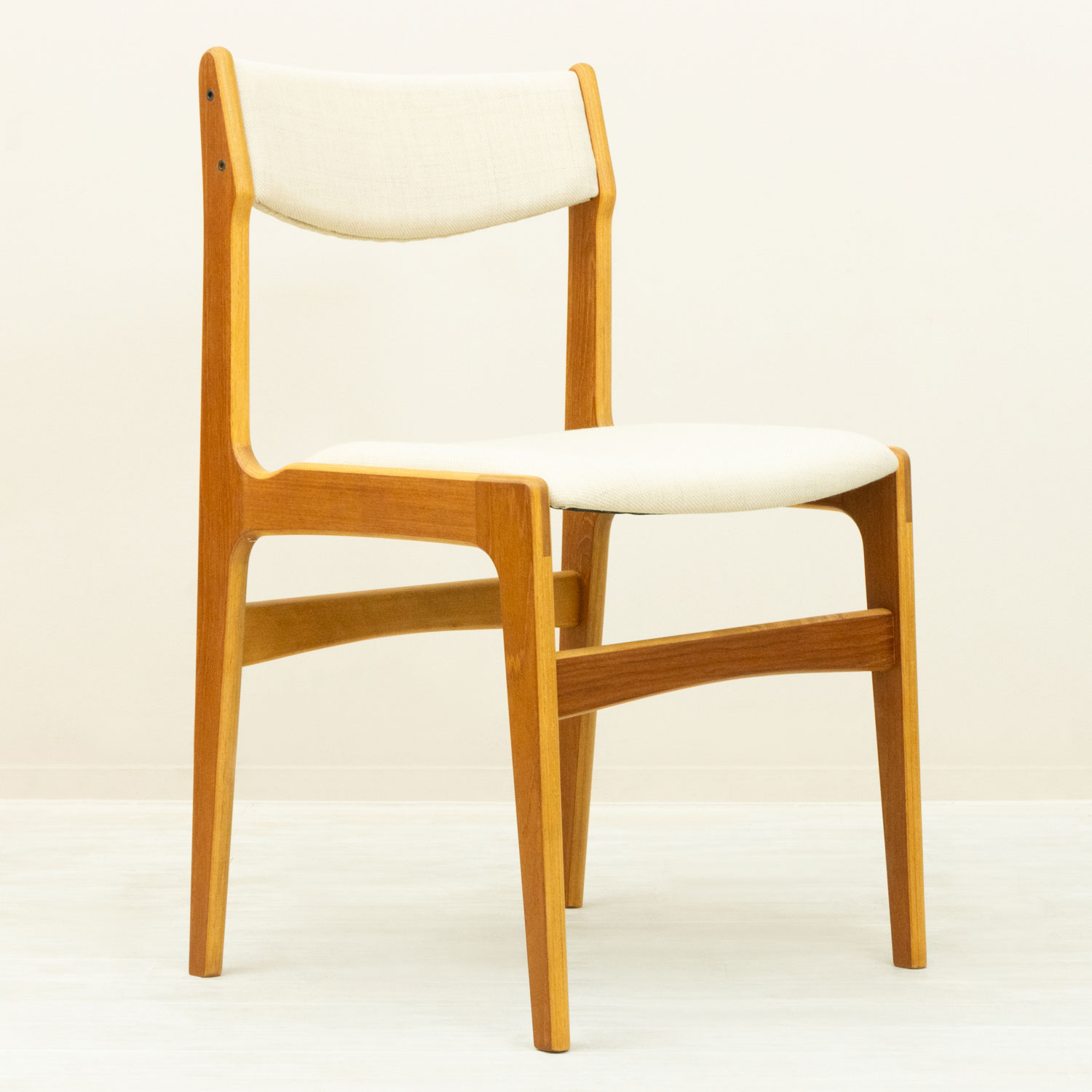 ��2�ӥ��åȡ�Dining Chair