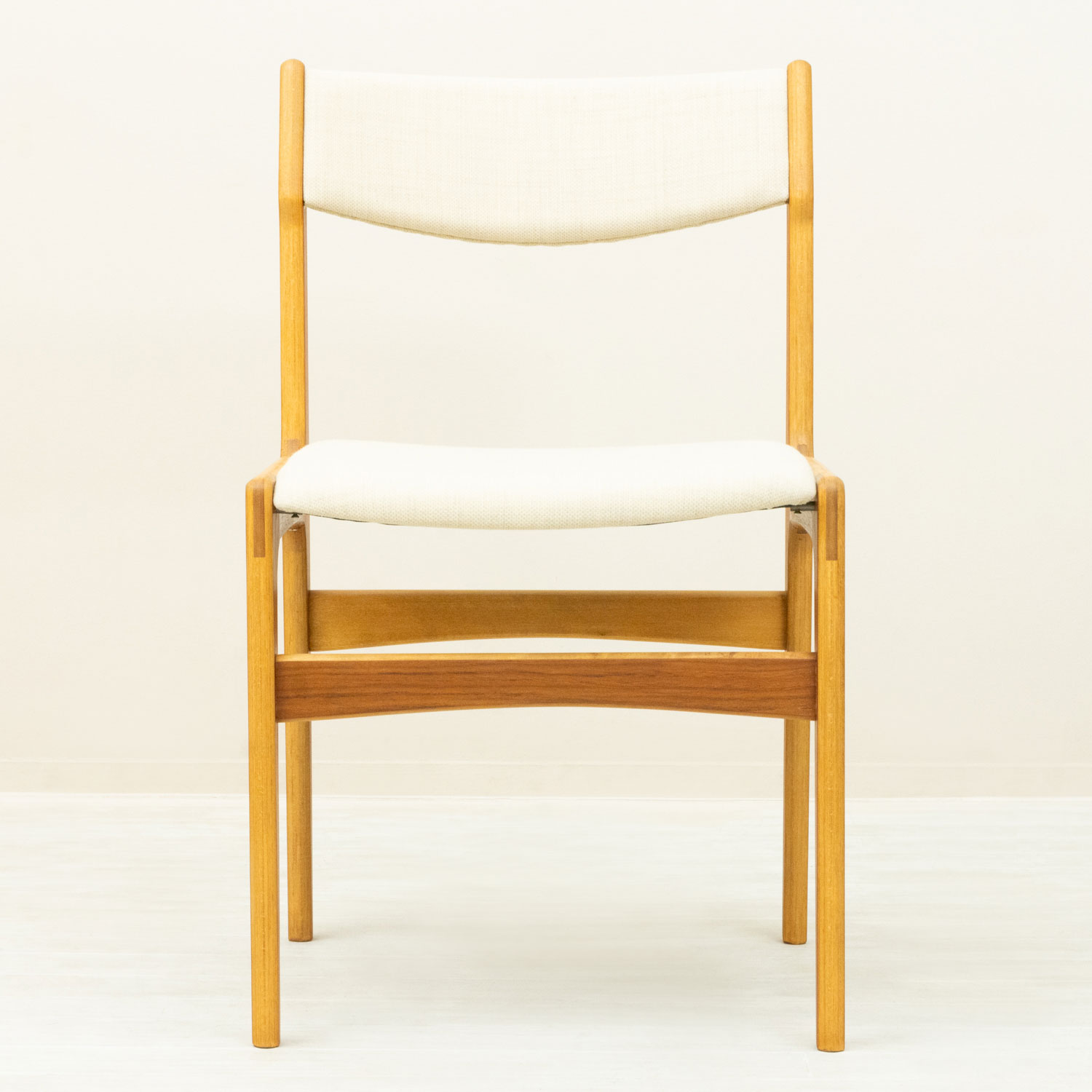 ��2�ӥ��åȡ�Dining Chair