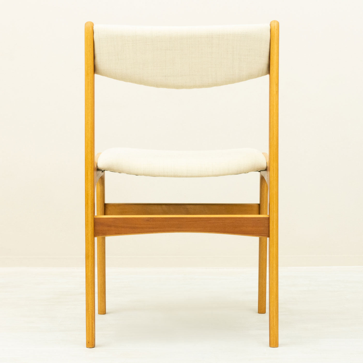 ��2�ӥ��åȡ�Dining Chair