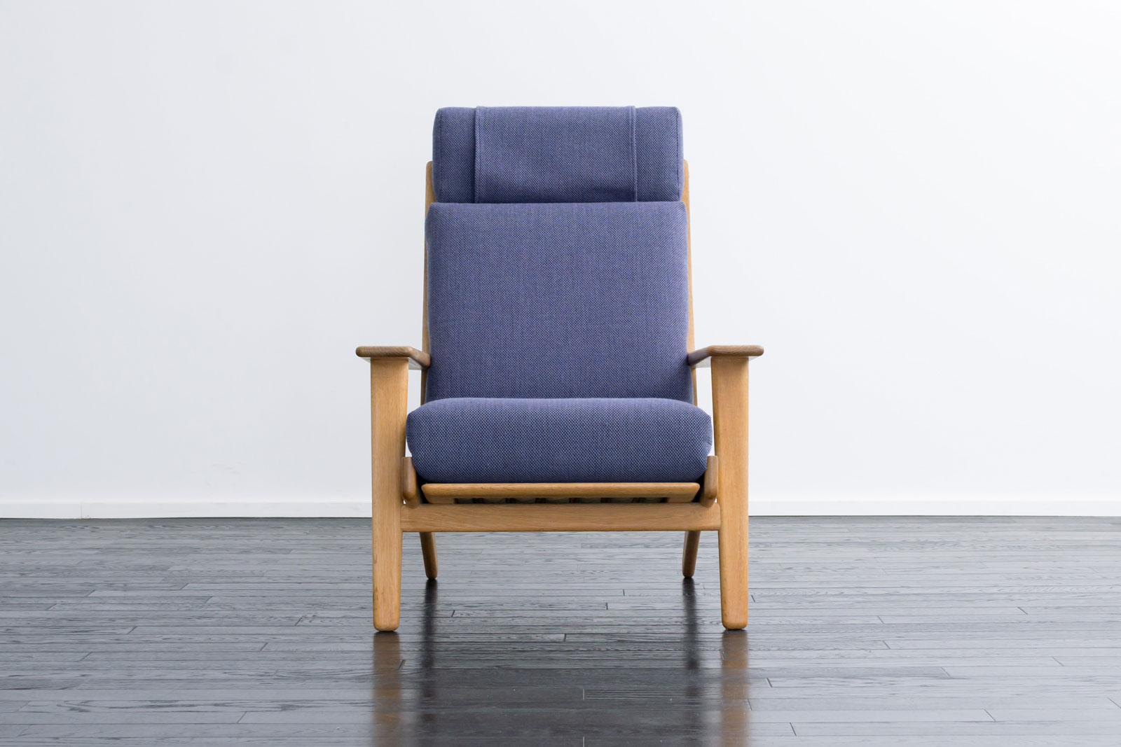 GE290A High back Chair by Hans J Wegner
