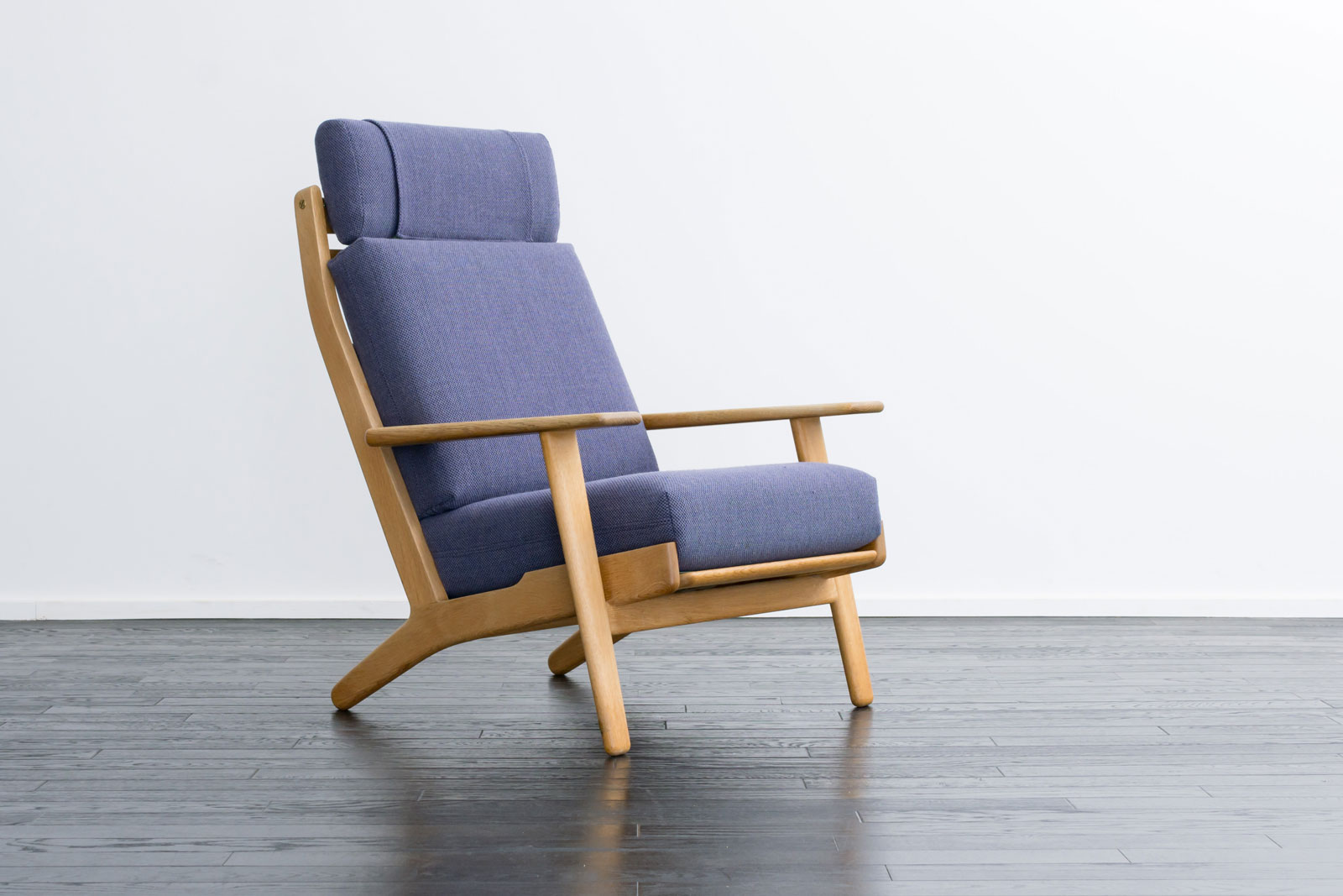 GE290A High back Chair by Hans J Wegner