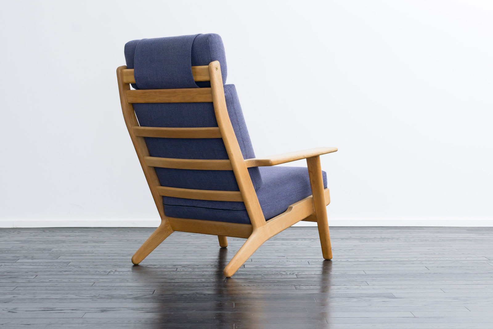 GE290A High back Chair by Hans J Wegner