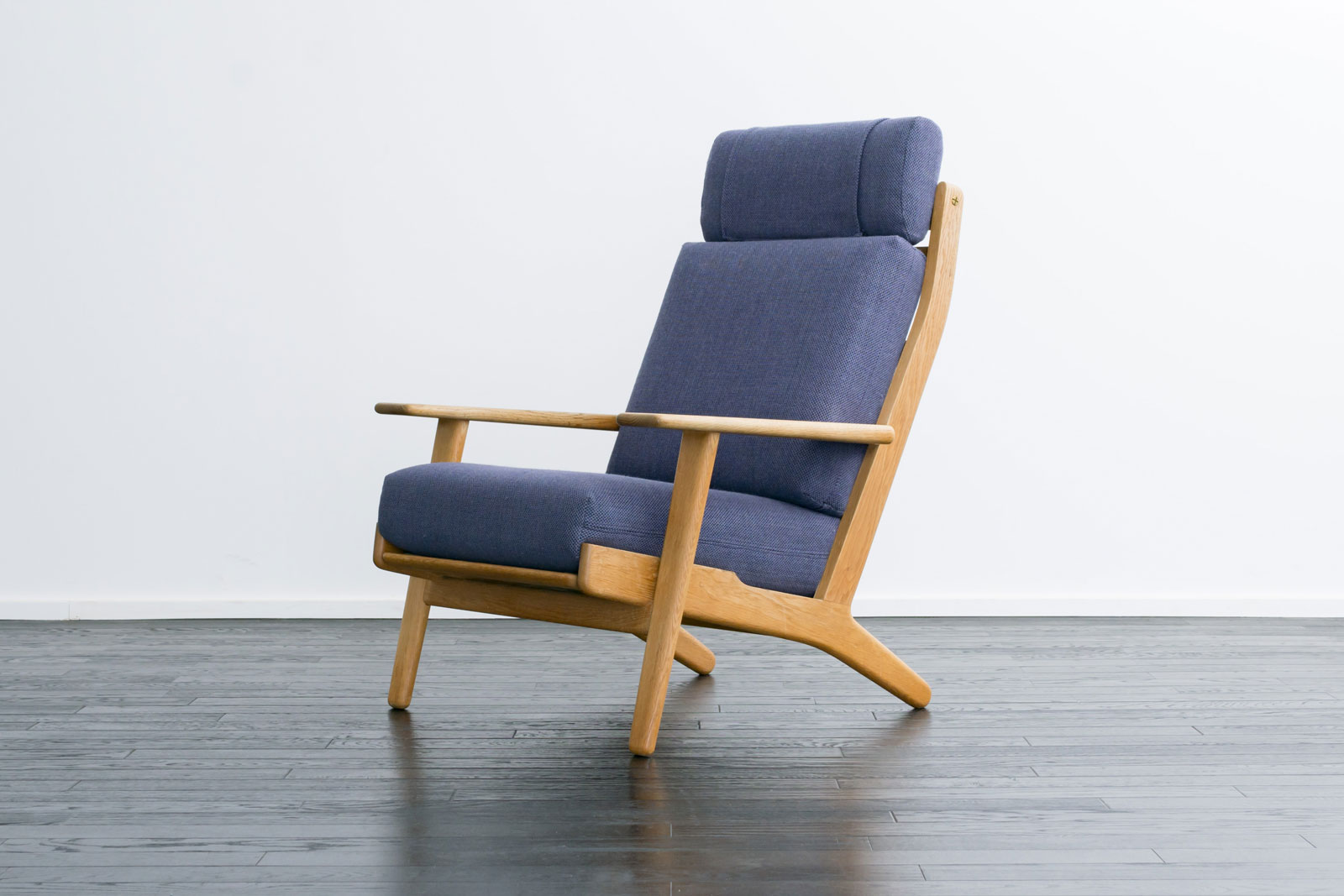 GE290A High back Chair by Hans J Wegner