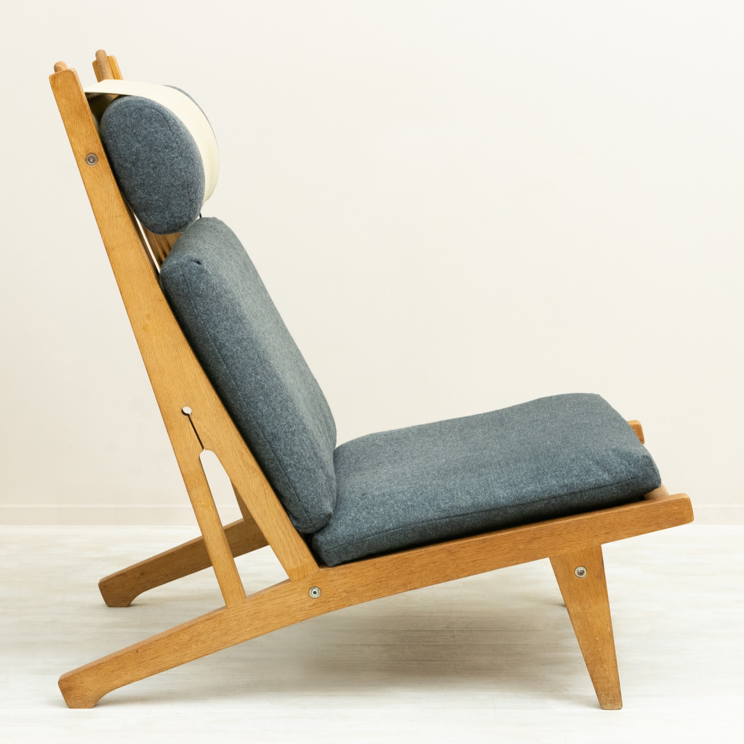 GE375 Easy Chair by Hans J. Wegner