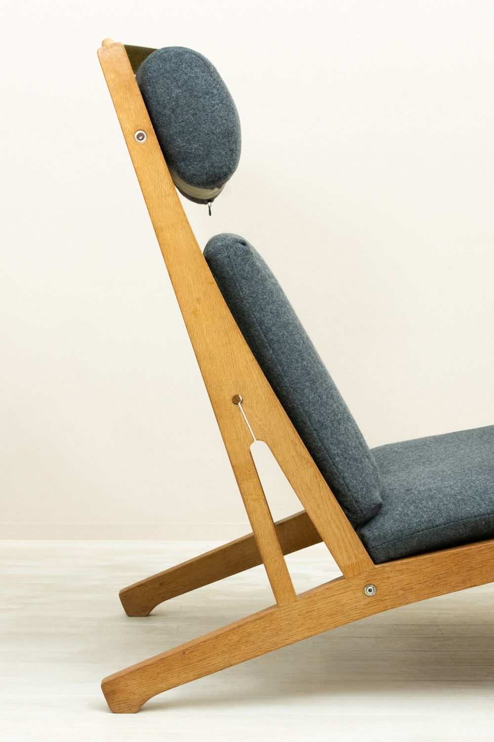 GE375 Easy Chair by Hans J. Wegner