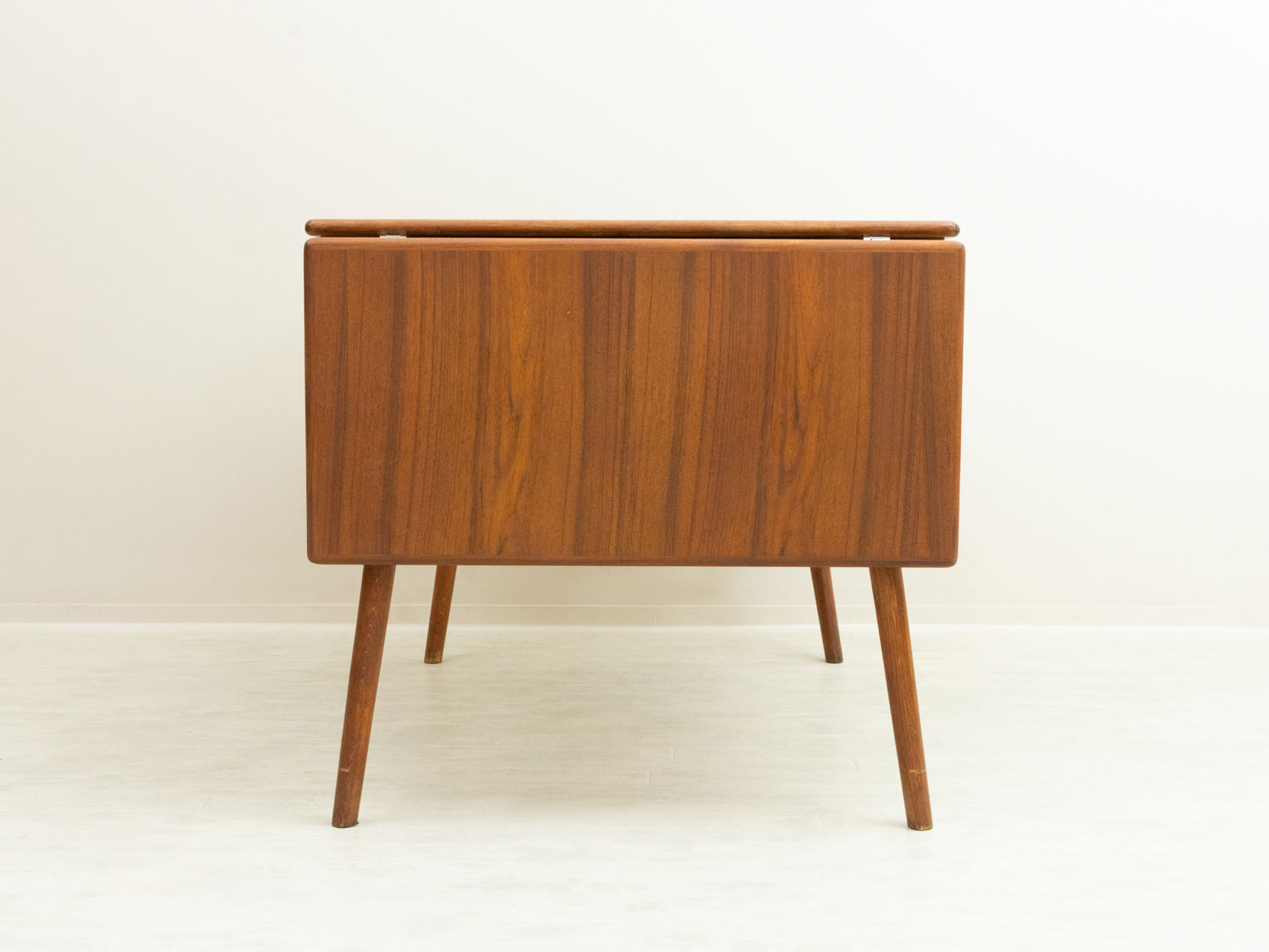 Poul M Volther(�ݡ��롦�����륿��) Desk �̲�������ơ��� | �������ࡦ�������ࡦ�ǥ���