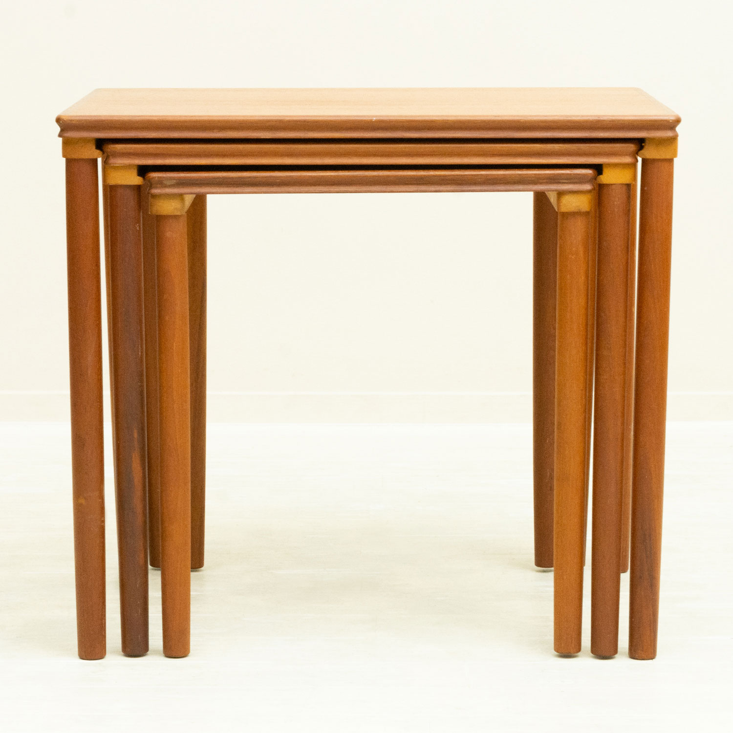 E. W. Bach ネストテーブル チーク・ラタン 北欧ビンテージ家具CLOVERKY