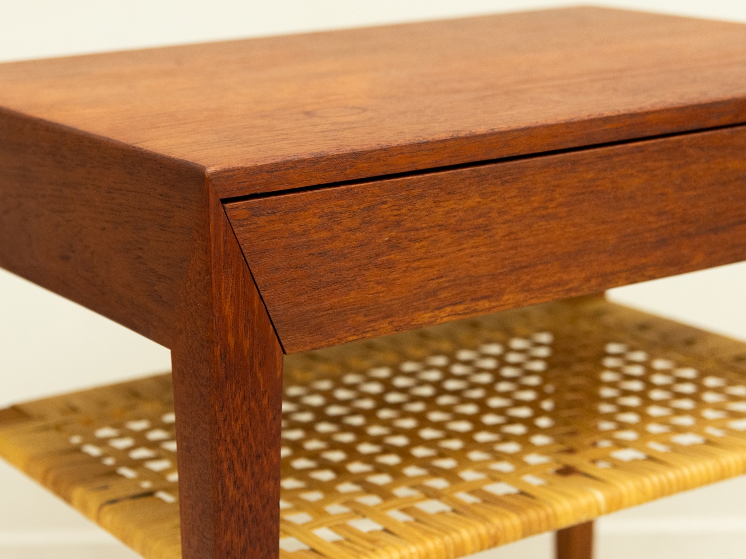 Small Table by Severin Hansen Jr(���֥�󡦥ϥ󥻥�)