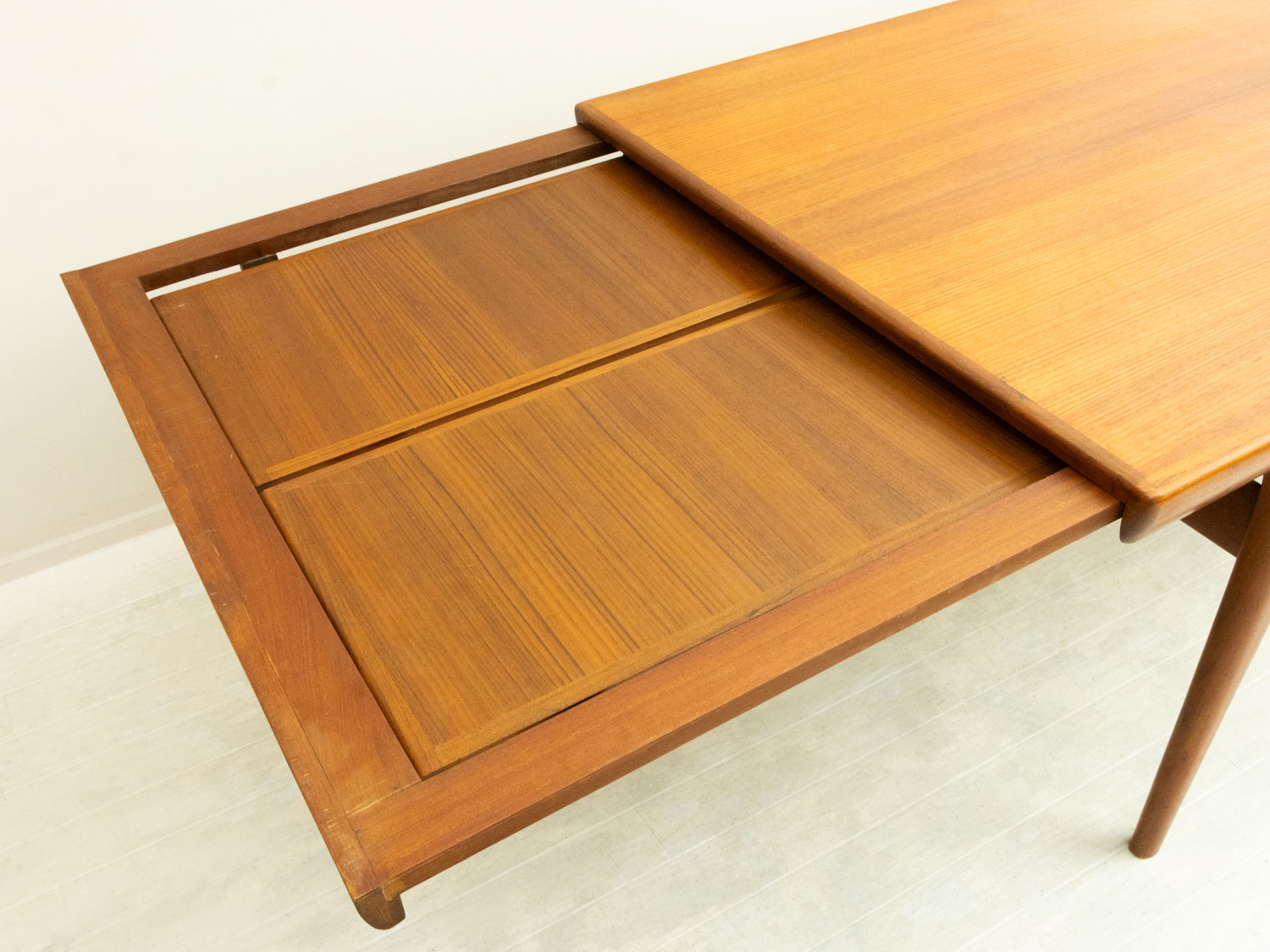 Ib Kofod Larsen (���֡����ե����ɡ��顼����)Dining Table �̲�������ơ����ơ��֥� | 1960ǯ�塦�������ࡦ�����˥󥰥ơ��֥�