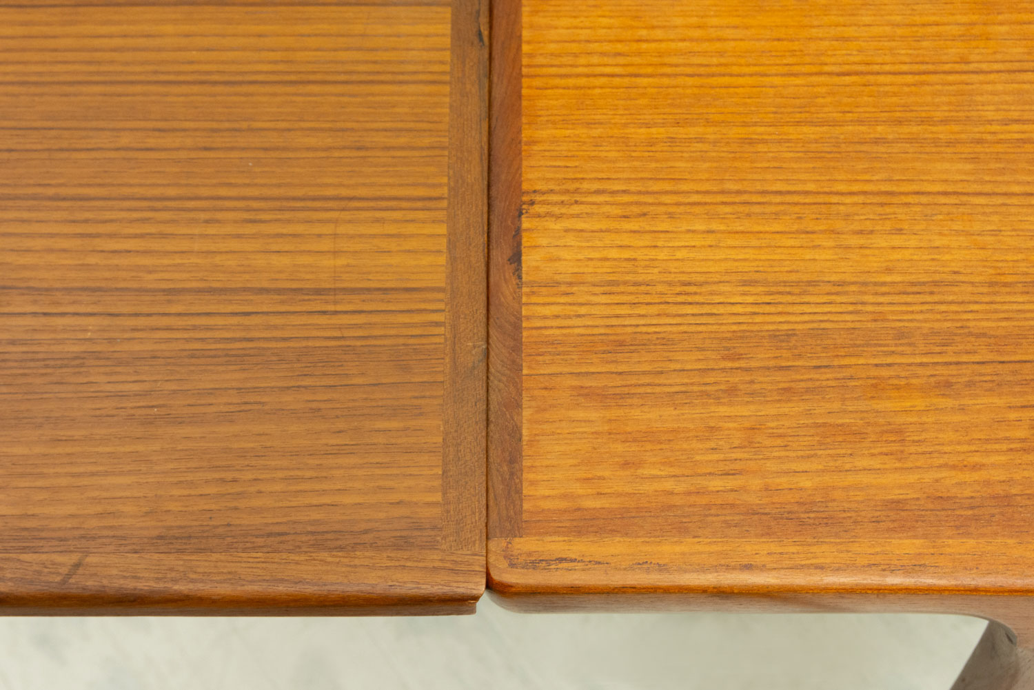 Ib Kofod Larsen (���֡����ե����ɡ��顼����)Dining Table �̲�������ơ����ơ��֥� | 1960ǯ�塦�������ࡦ�����˥󥰥ơ��֥�