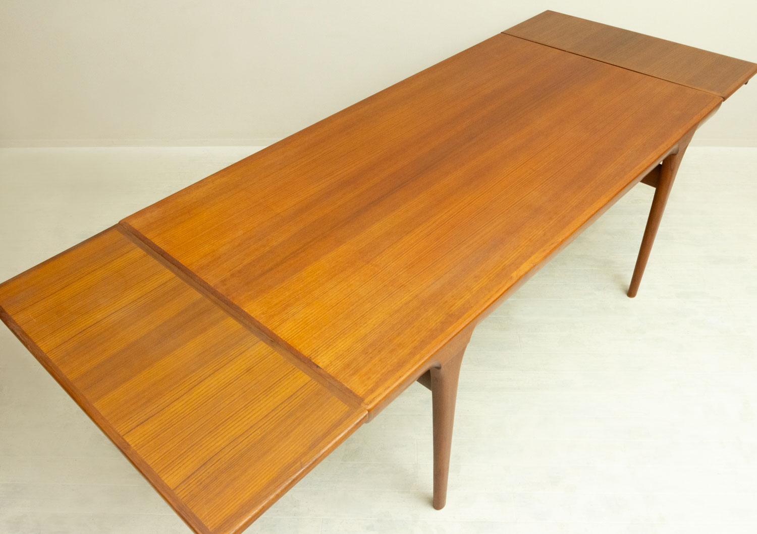 Ib Kofod Larsen (���֡����ե����ɡ��顼����)Dining Table �̲�������ơ����ơ��֥� | 1960ǯ�塦�������ࡦ�����˥󥰥ơ��֥�