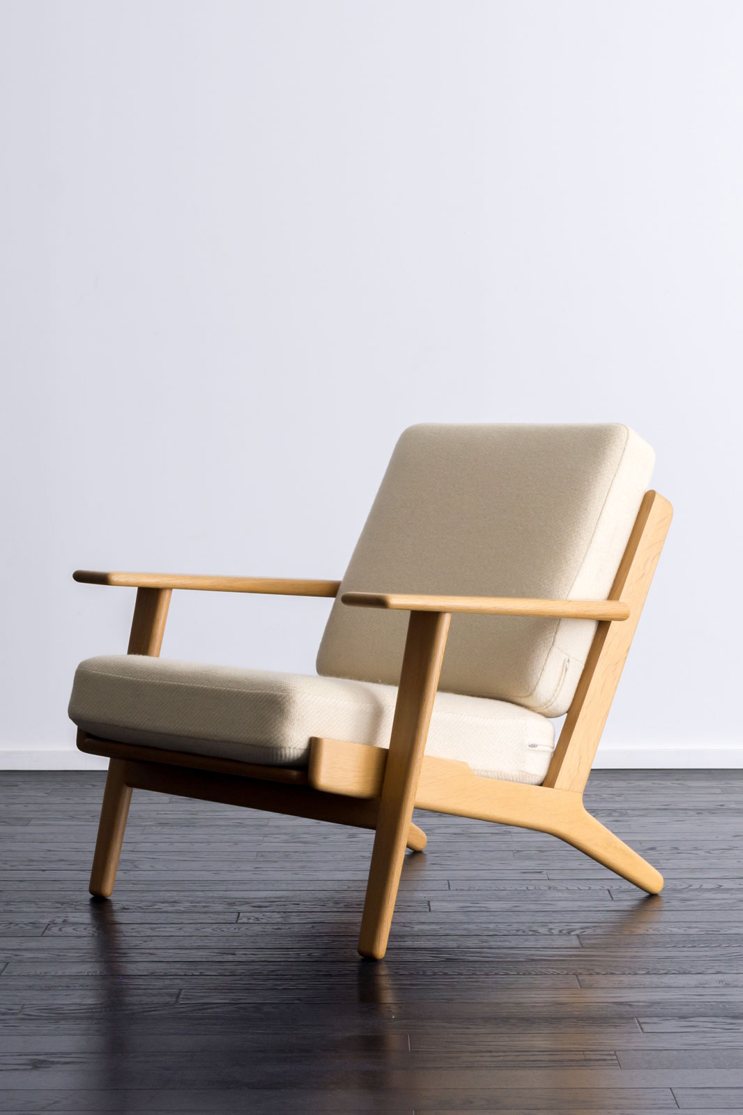 GE290 Easy Chair by Hans J Wegner