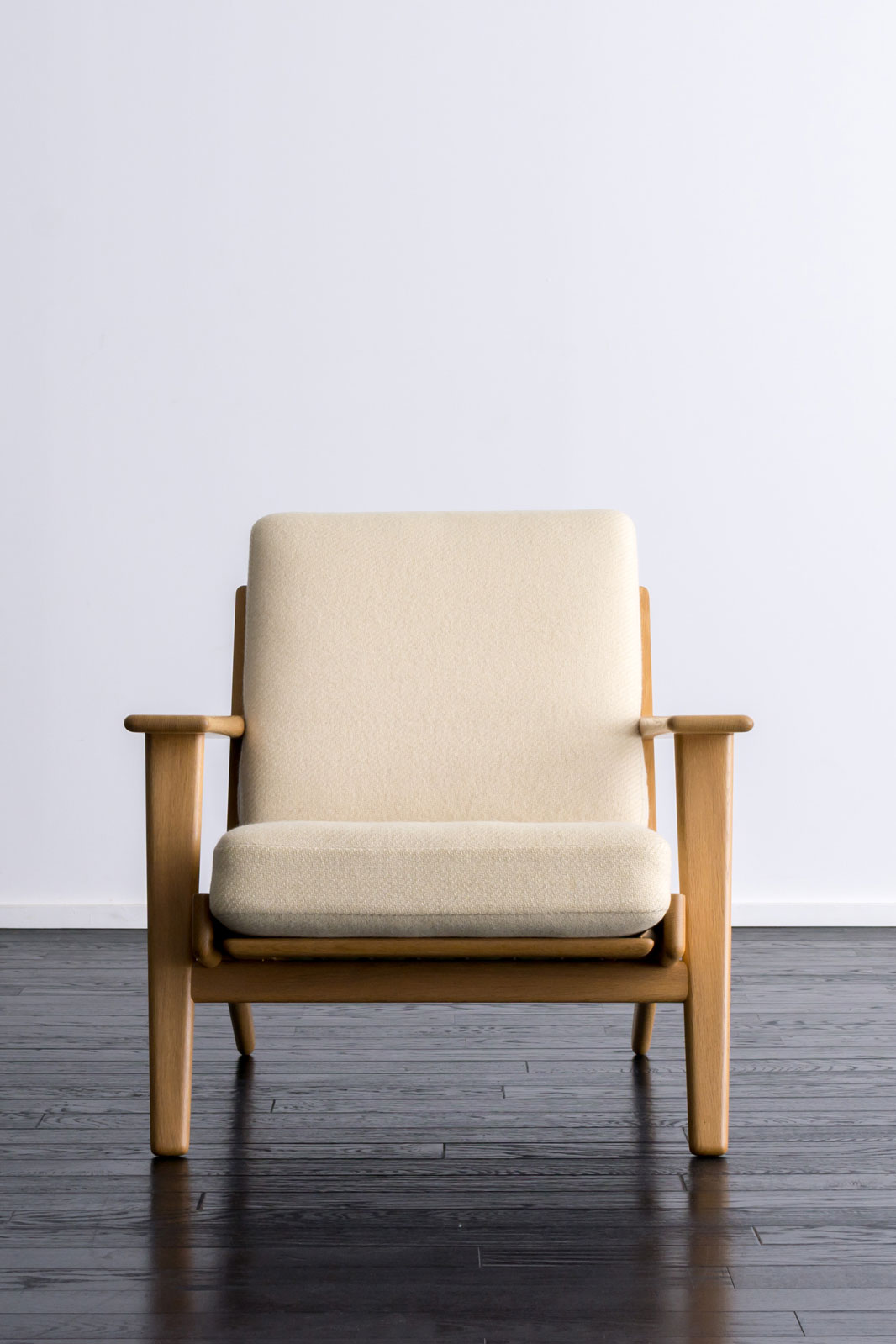 GE290 Easy Chair by Hans J Wegner