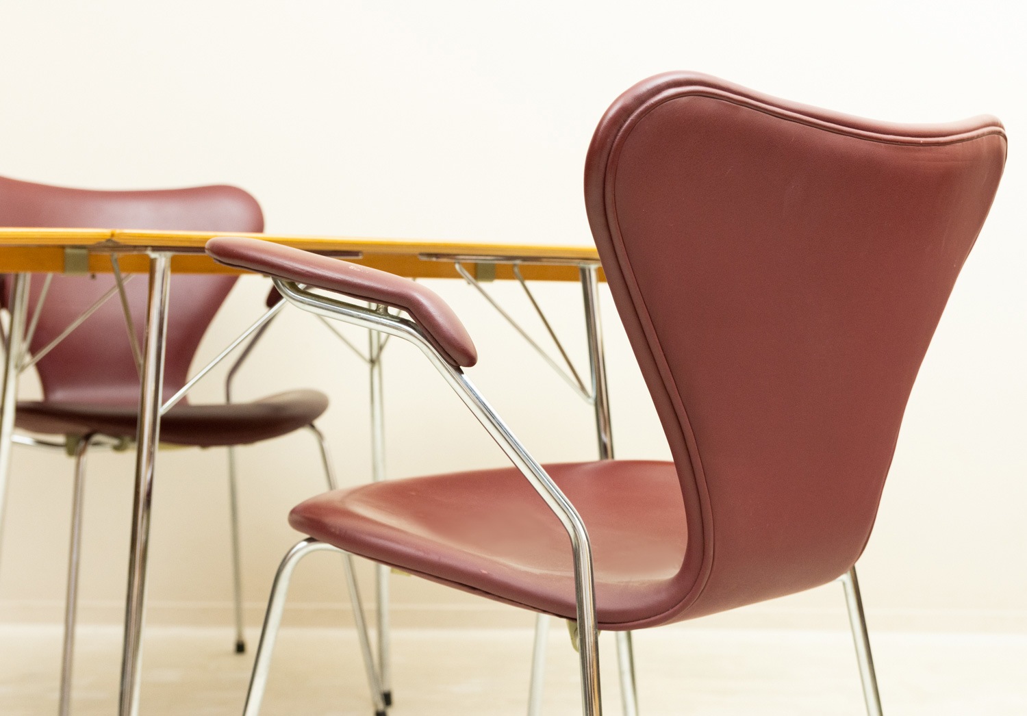 ����͡��䥳�֥��� ���֥�������ʥ������դ����쥶���ˡ�Arne Jacobsen Seven Chair with Arms��Fritz Hansen ������꡿�̲��ǥ������