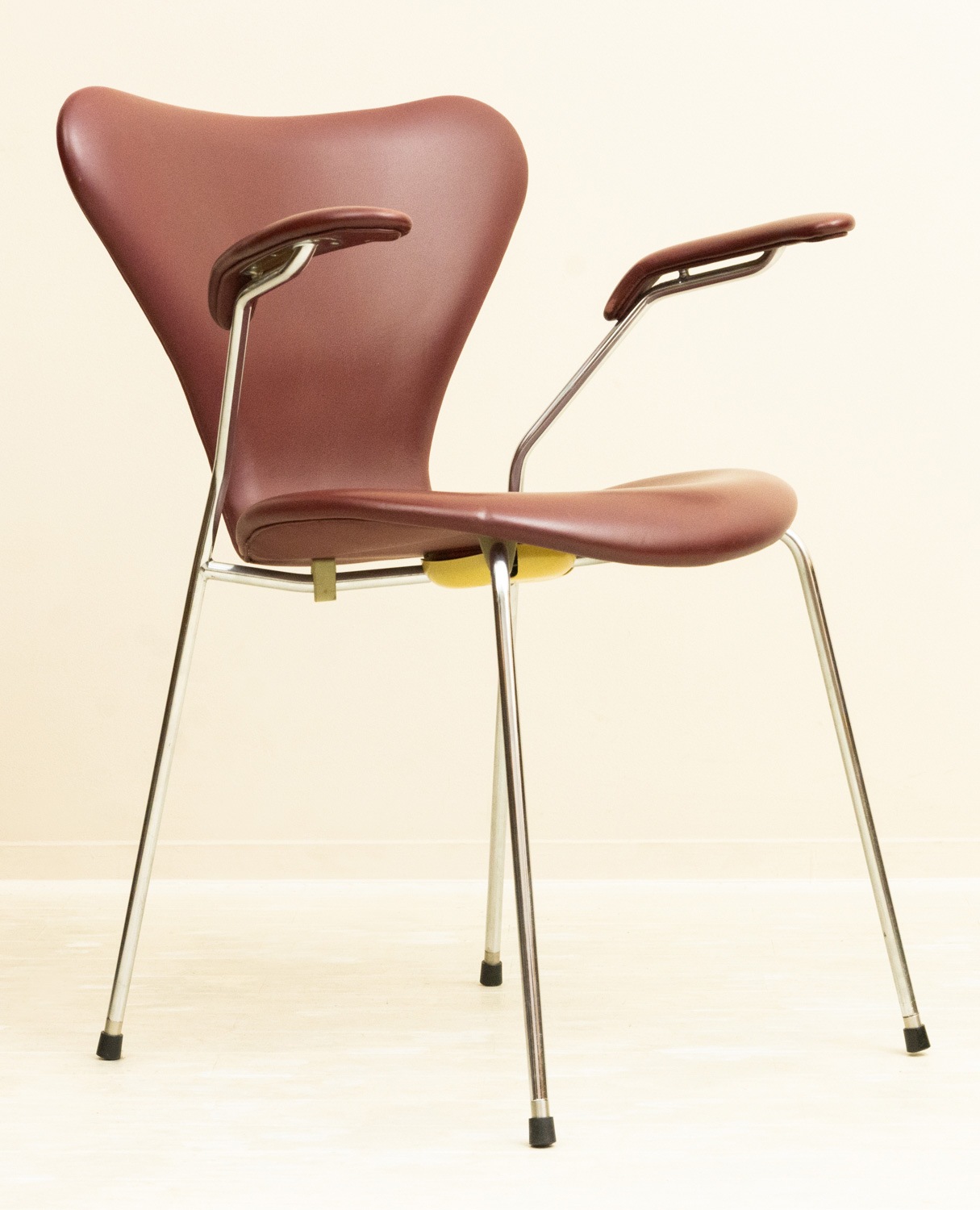 ����͡��䥳�֥��� ���֥�������ʥ������դ����쥶���ˡ�Arne Jacobsen Seven Chair with Arms��Fritz Hansen ������꡿�̲��ǥ������