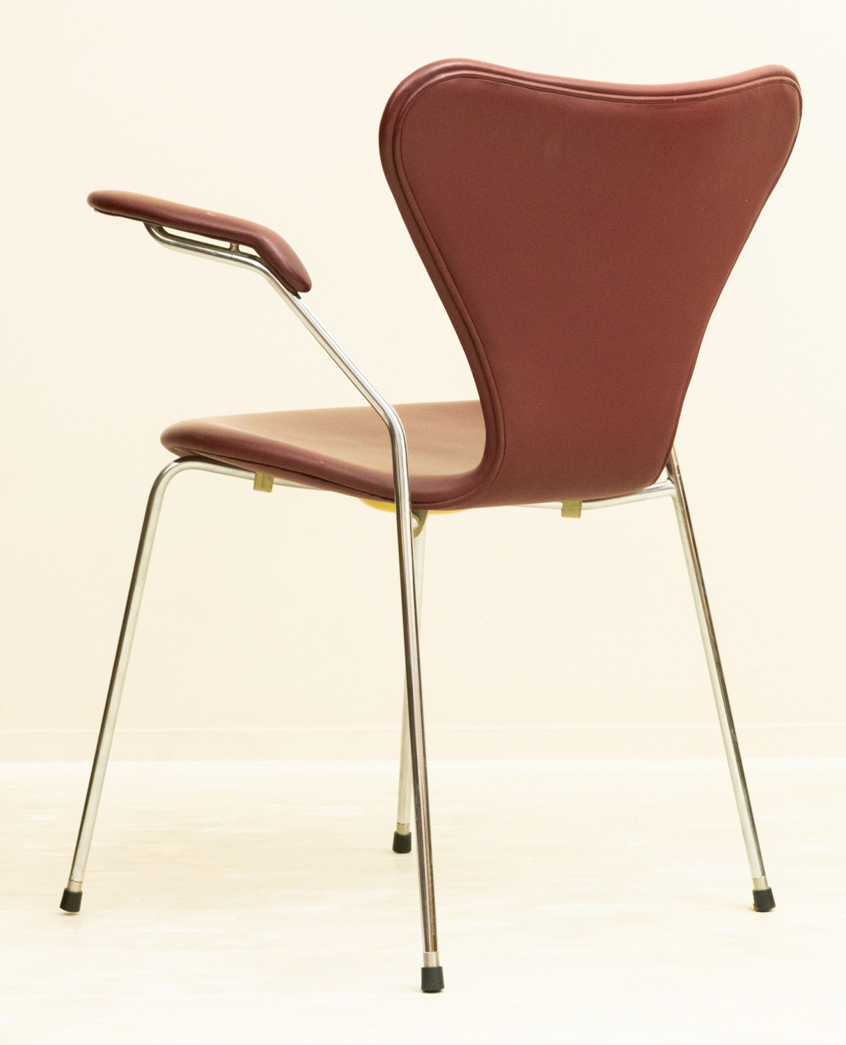 ����͡��䥳�֥��� ���֥�������ʥ������դ����쥶���ˡ�Arne Jacobsen Seven Chair with Arms��Fritz Hansen ������꡿�̲��ǥ������