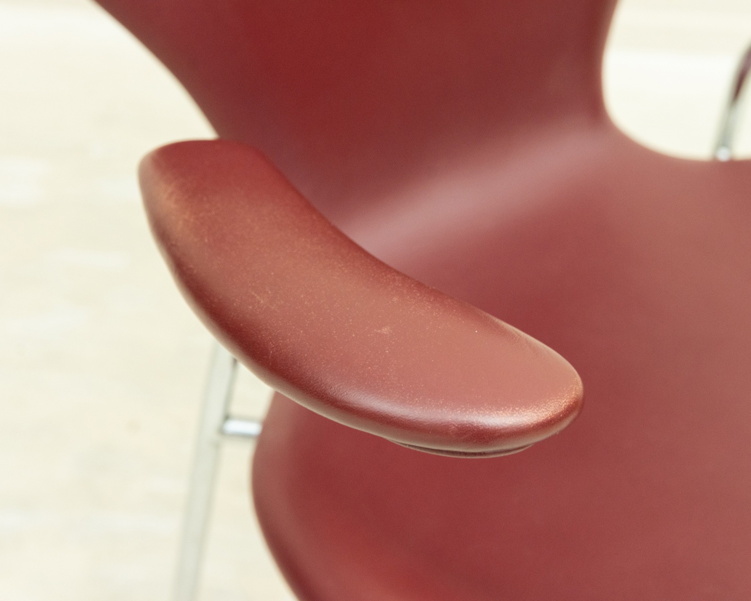 ����͡��䥳�֥��� ���֥�������ʥ������դ����쥶���ˡ�Arne Jacobsen Seven Chair with Arms��Fritz Hansen ������꡿�̲��ǥ������