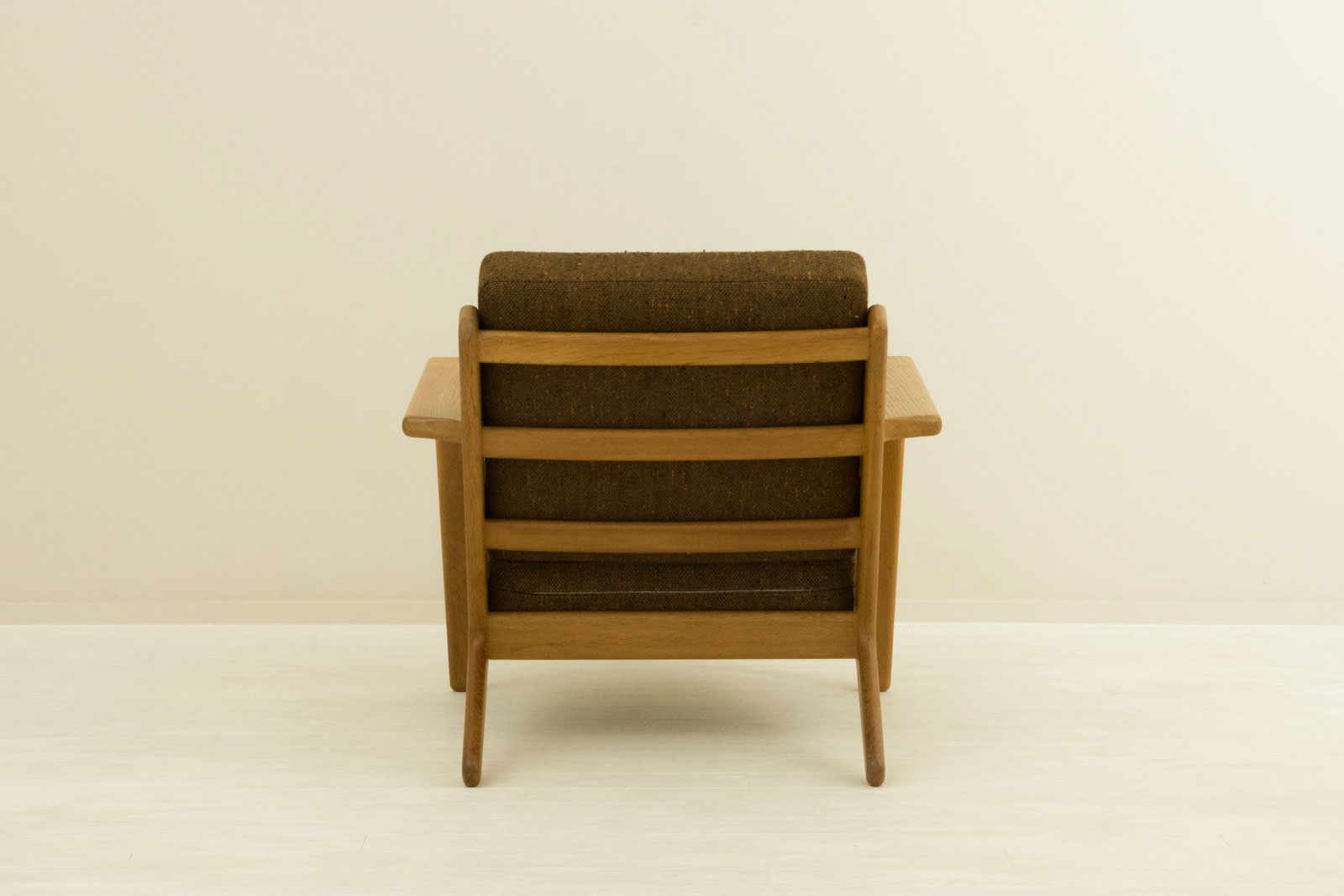 GE290 Easy Chair by Hans J Wegner