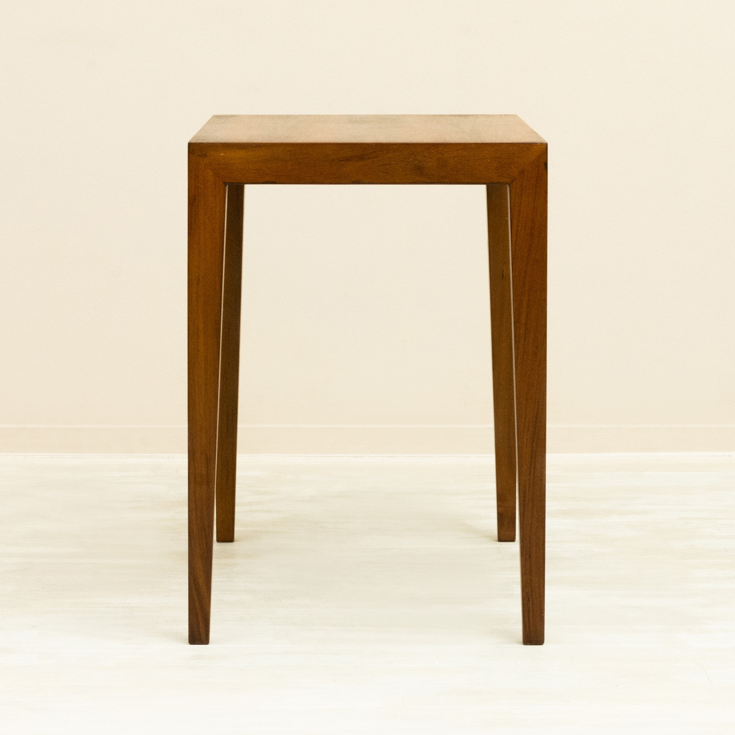 Small Table by Severin Hansen Jr(���֥�󡦥ϥ󥻥�)