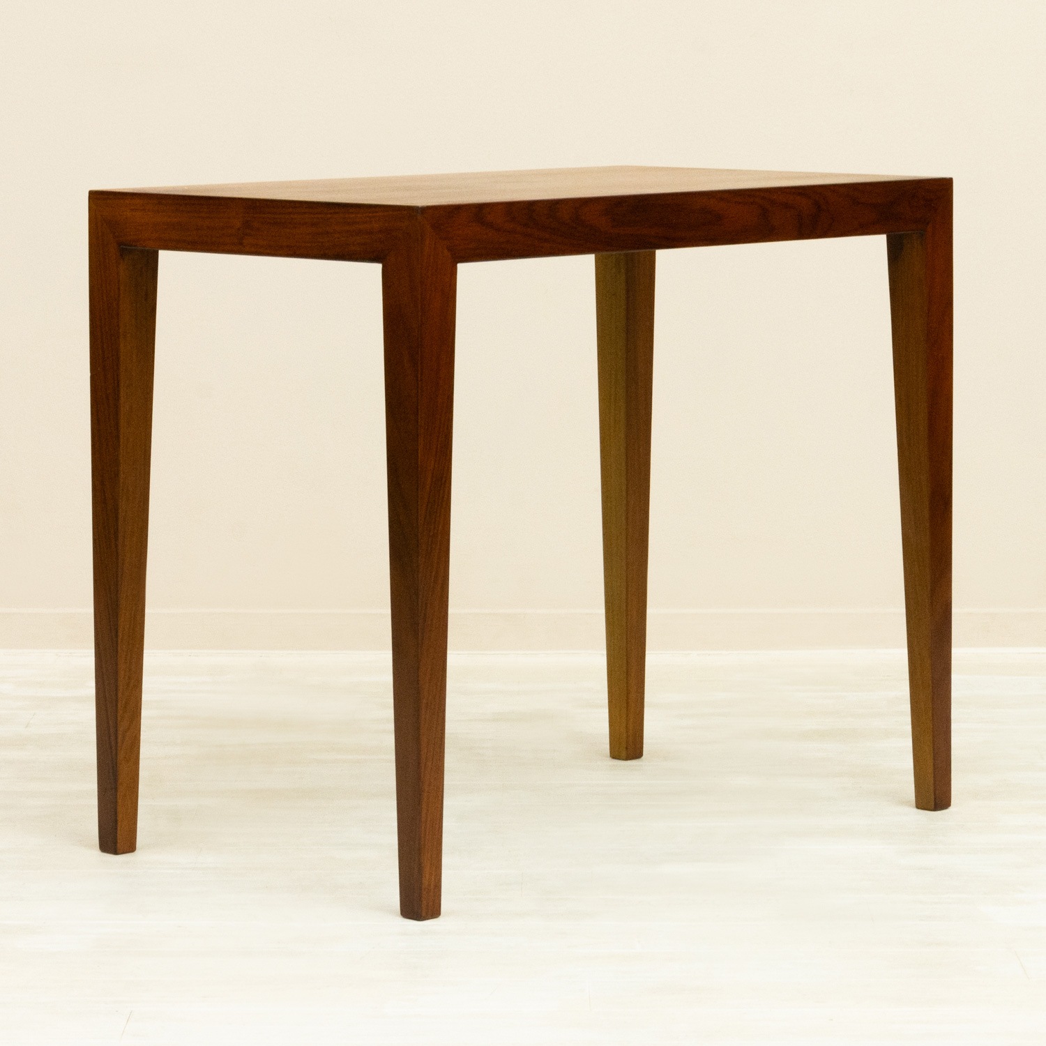 Small Table by Severin Hansen Jr(���֥�󡦥ϥ󥻥�)