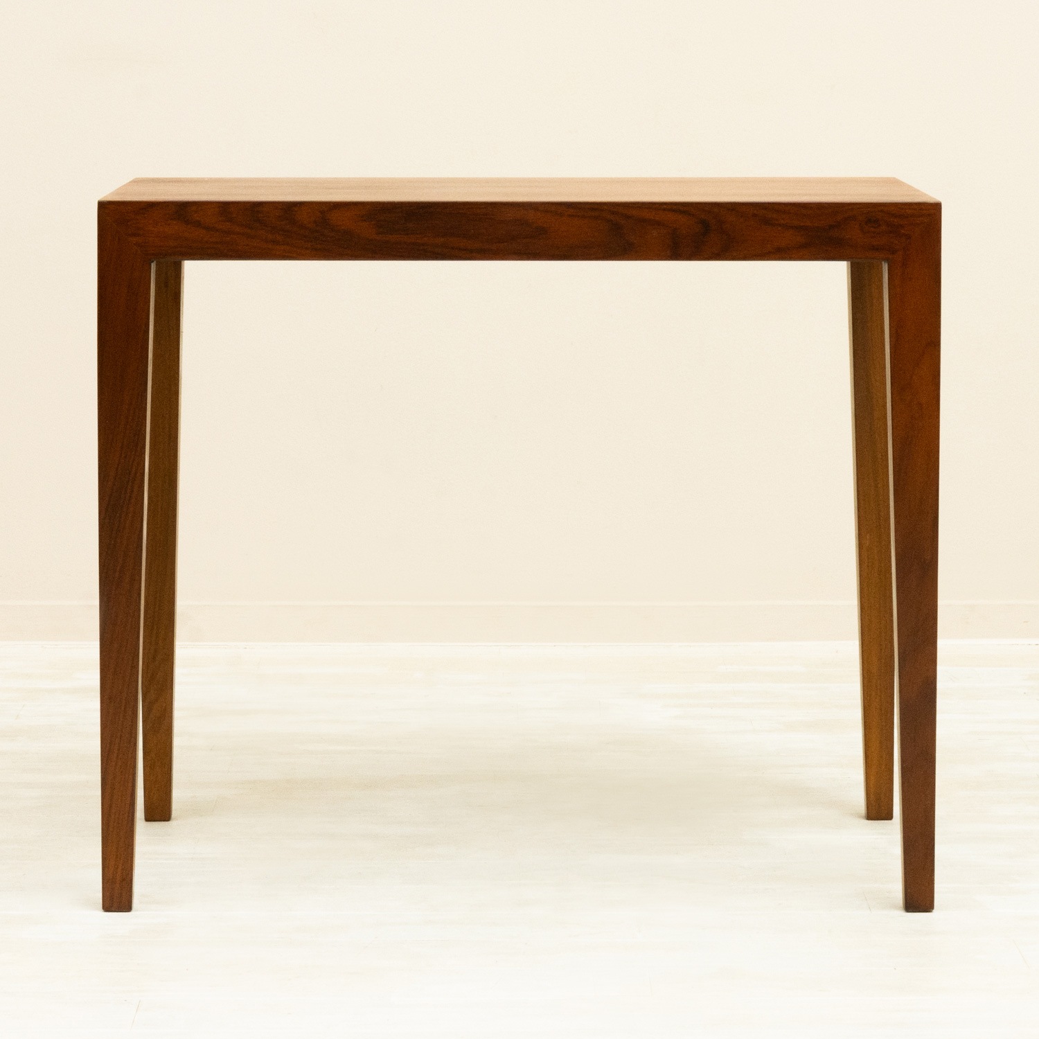 Small Table by Severin Hansen Jr(���֥�󡦥ϥ󥻥�)