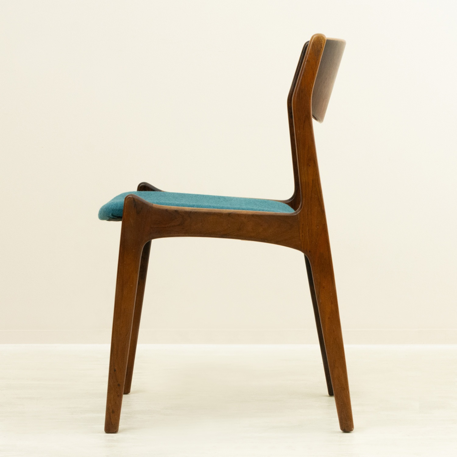 �ڣ��ӥ��åȡ�Rosewood Dining Chair �̲�������ơ��������� | �ǥ�ޡ����������������åɡ������˥󥰥�����