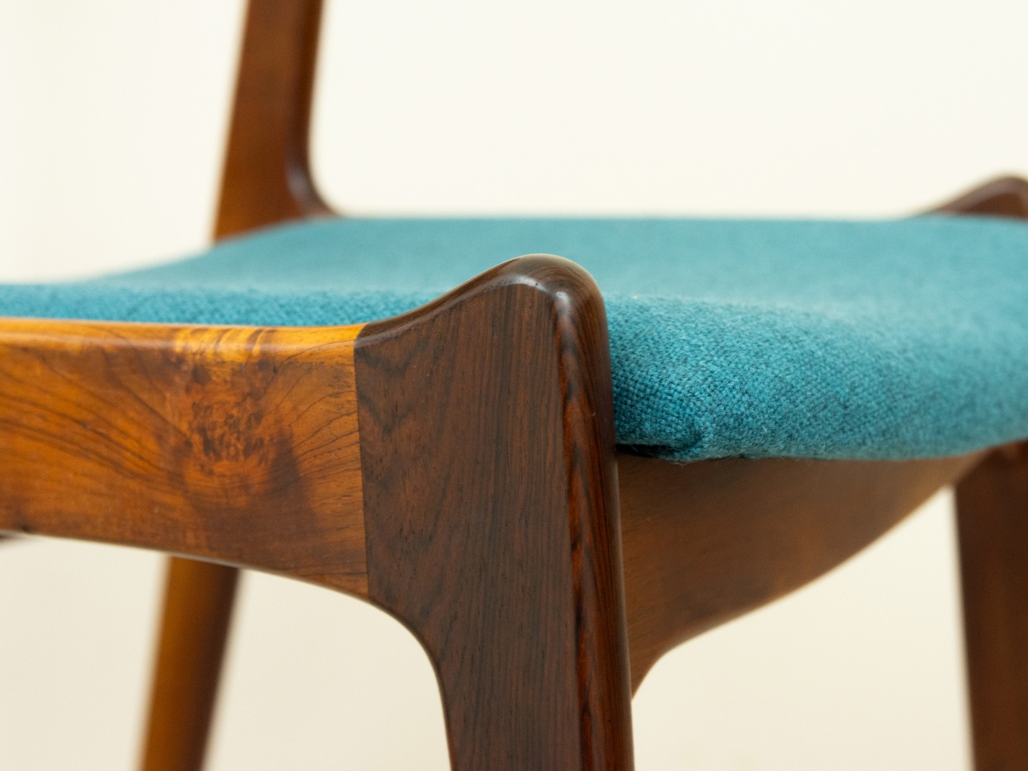 �ڣ��ӥ��åȡ�Rosewood Dining Chair �̲�������ơ��������� | �ǥ�ޡ����������������åɡ������˥󥰥�����