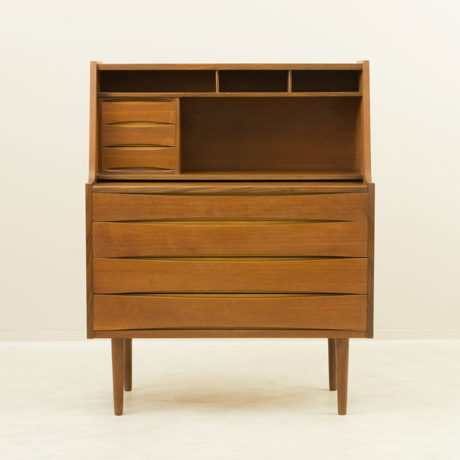 �饤�ƥ��󥰥ӥ塼���� 1960ǯ�� �ǥ�ޡ��� �������� ��Danish Vintage Teak Writing Bureau with Mirror & Drawers���̲�������ơ�������Ǽ˭�١��ǥ����դ���