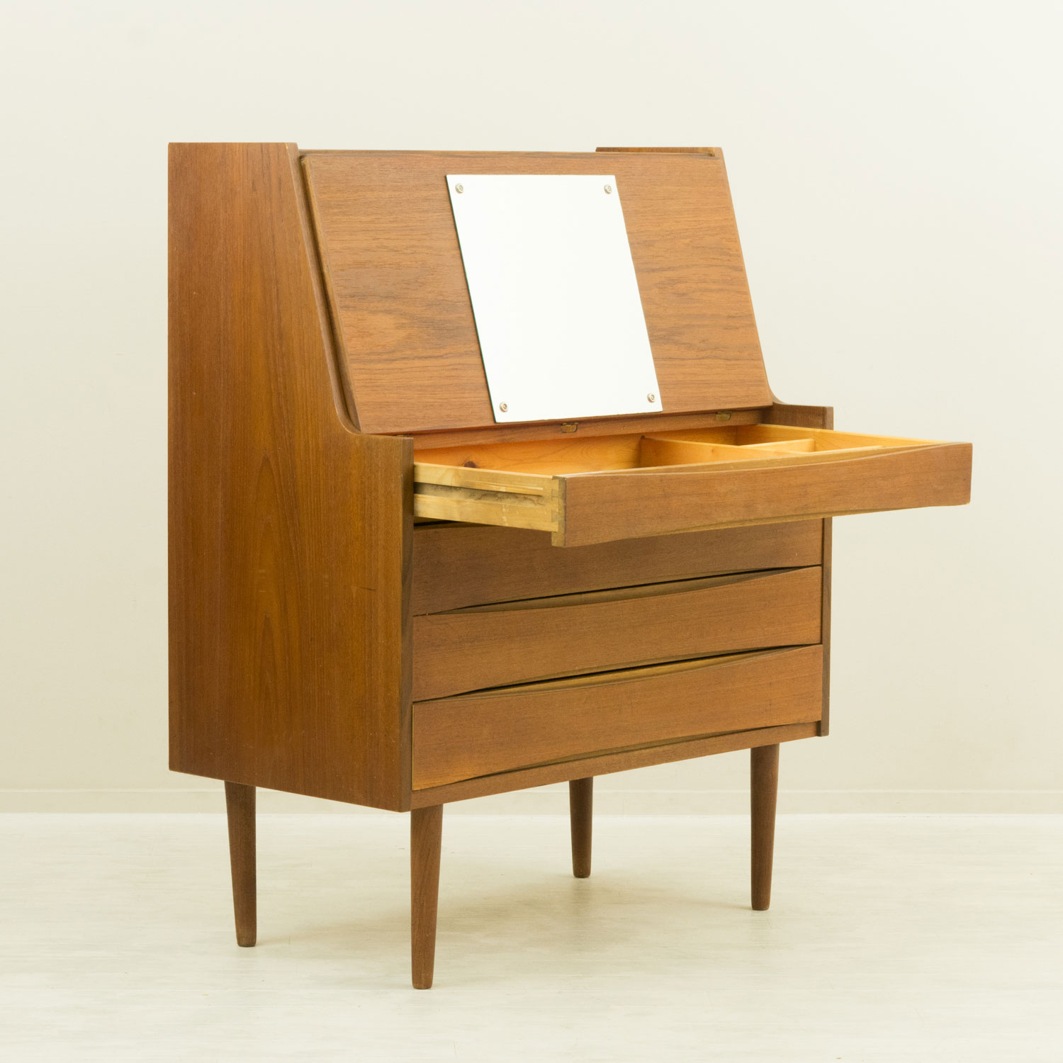 �饤�ƥ��󥰥ӥ塼���� 1960ǯ�� �ǥ�ޡ��� �������� ��Danish Vintage Teak Writing Bureau with Mirror & Drawers���̲�������ơ�������Ǽ˭�١��ǥ����դ���