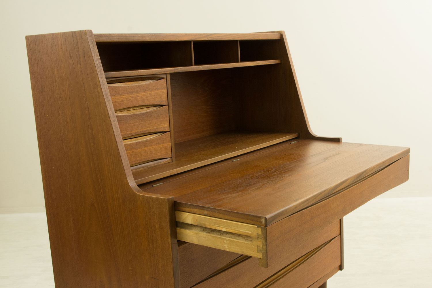 �饤�ƥ��󥰥ӥ塼���� 1960ǯ�� �ǥ�ޡ��� �������� ��Danish Vintage Teak Writing Bureau with Mirror & Drawers���̲�������ơ�������Ǽ˭�١��ǥ����դ���