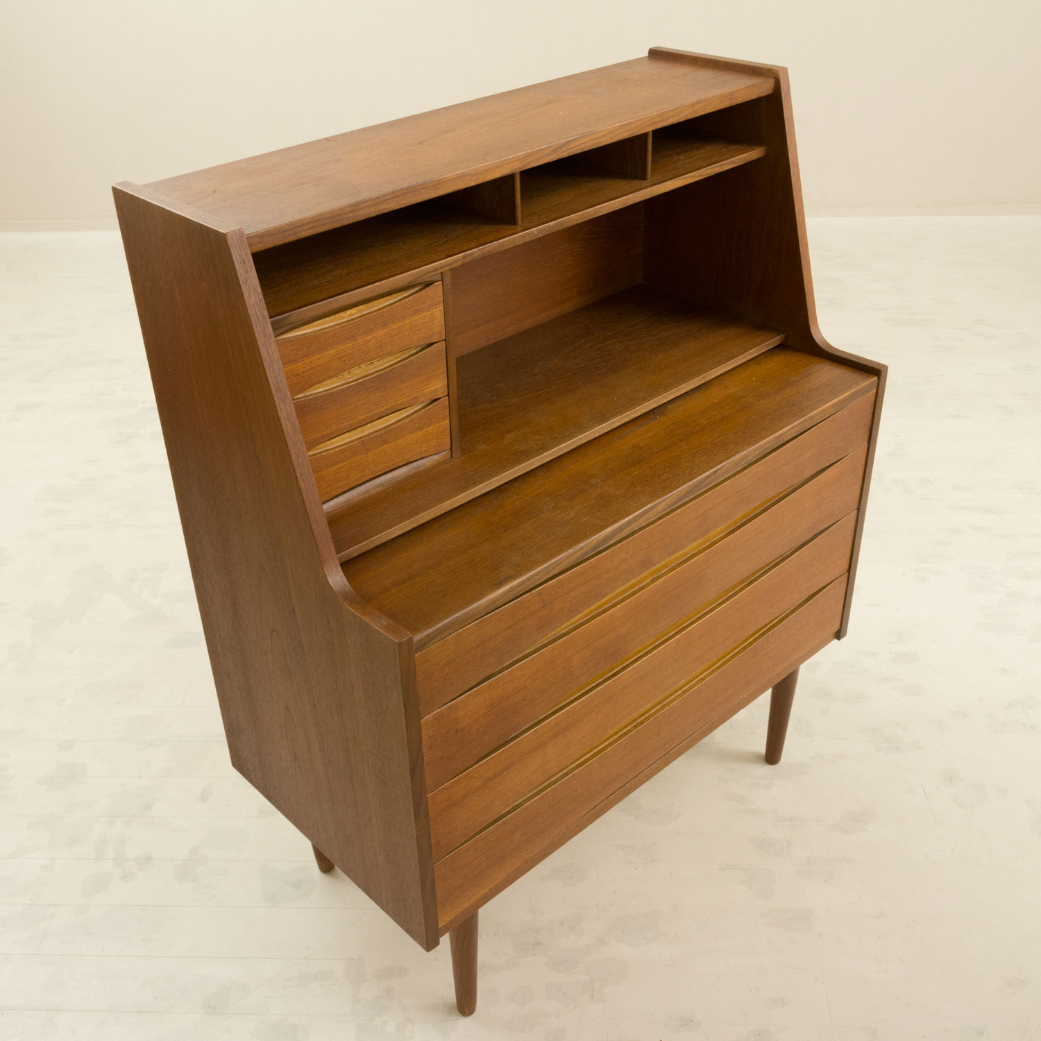 �饤�ƥ��󥰥ӥ塼���� 1960ǯ�� �ǥ�ޡ��� �������� ��Danish Vintage Teak Writing Bureau with Mirror & Drawers���̲�������ơ�������Ǽ˭�١��ǥ����դ���