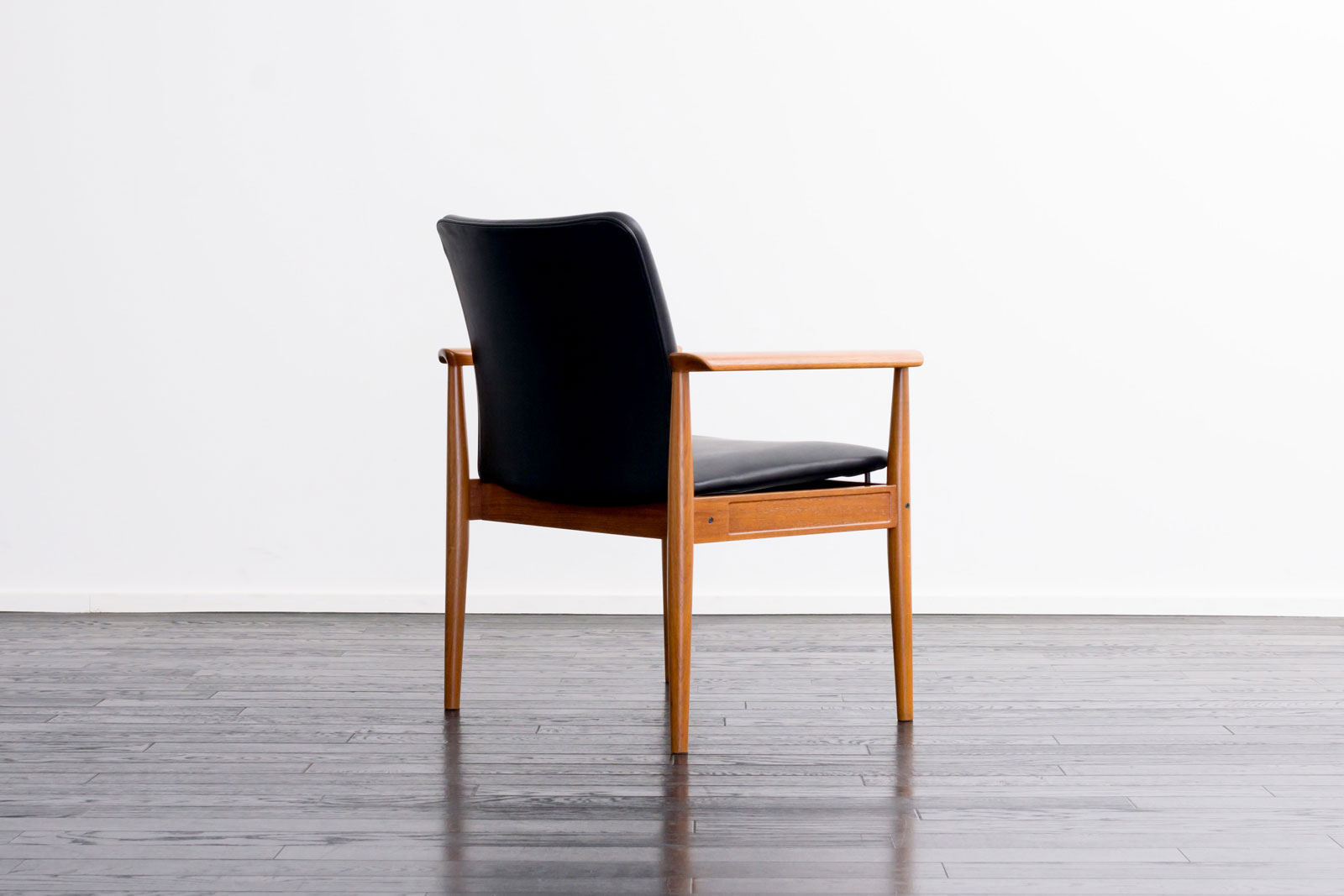 レザーチェア フィンユール 北欧ヴィンテージ家具の通販