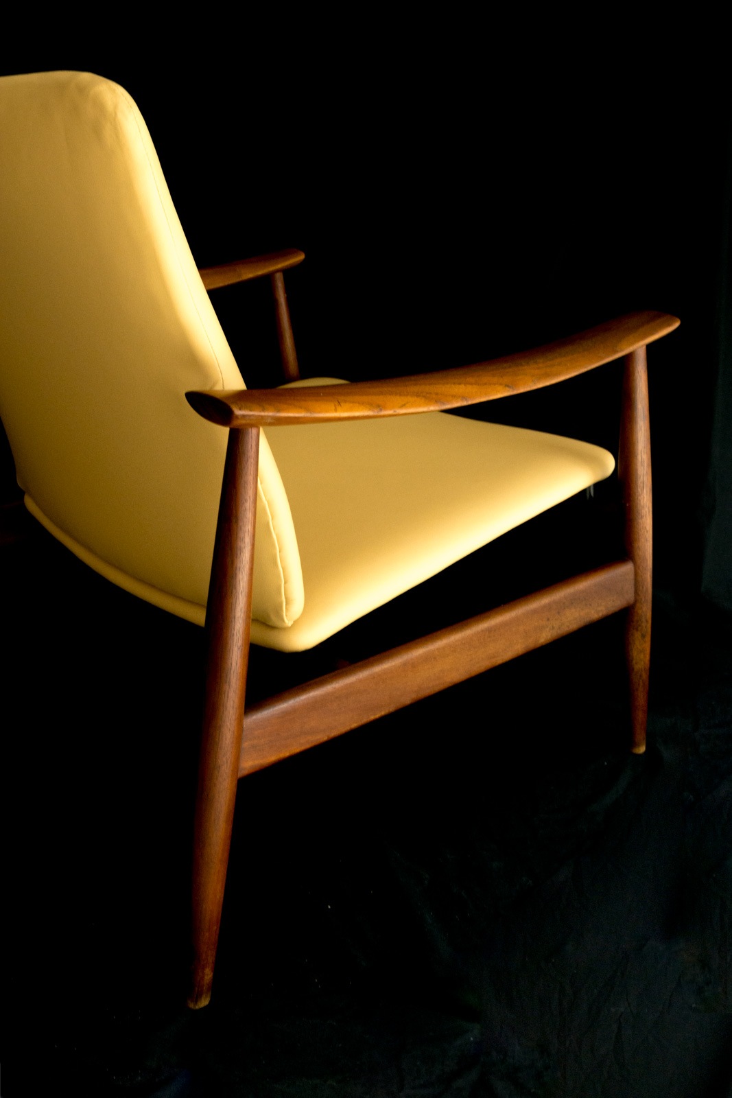 FD138 Easy Chair by Finn Juhl チーク レザー 北欧家具 通販