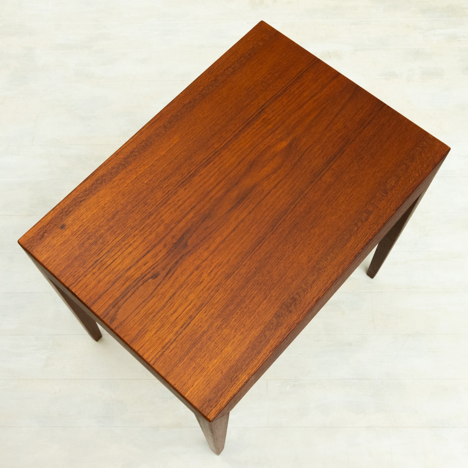 Small Table by Severin Hansen Jr(���֥�󡦥ϥ󥻥�)