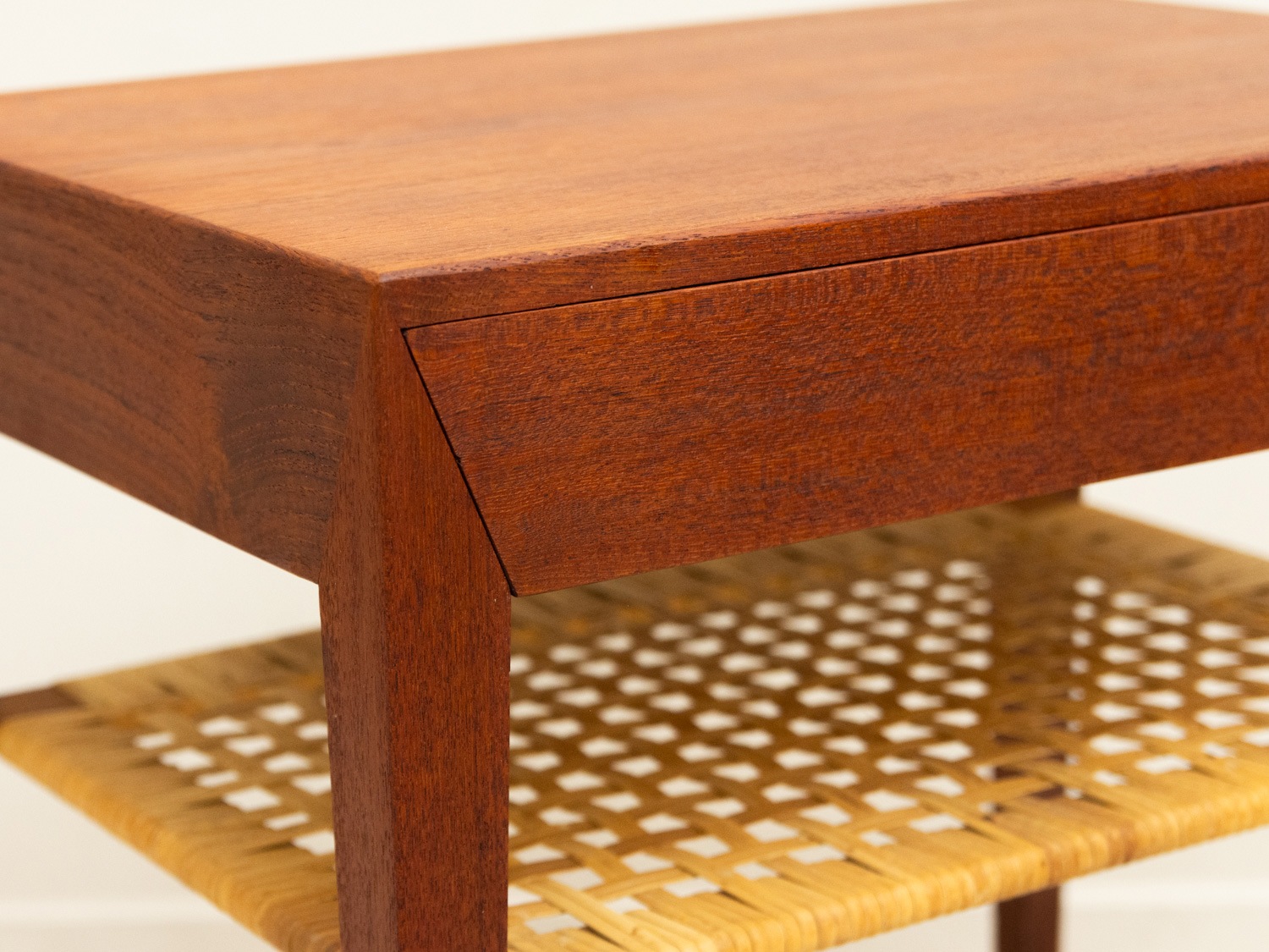 Small Table by Severin Hansen Jr(���֥�󡦥ϥ󥻥�)