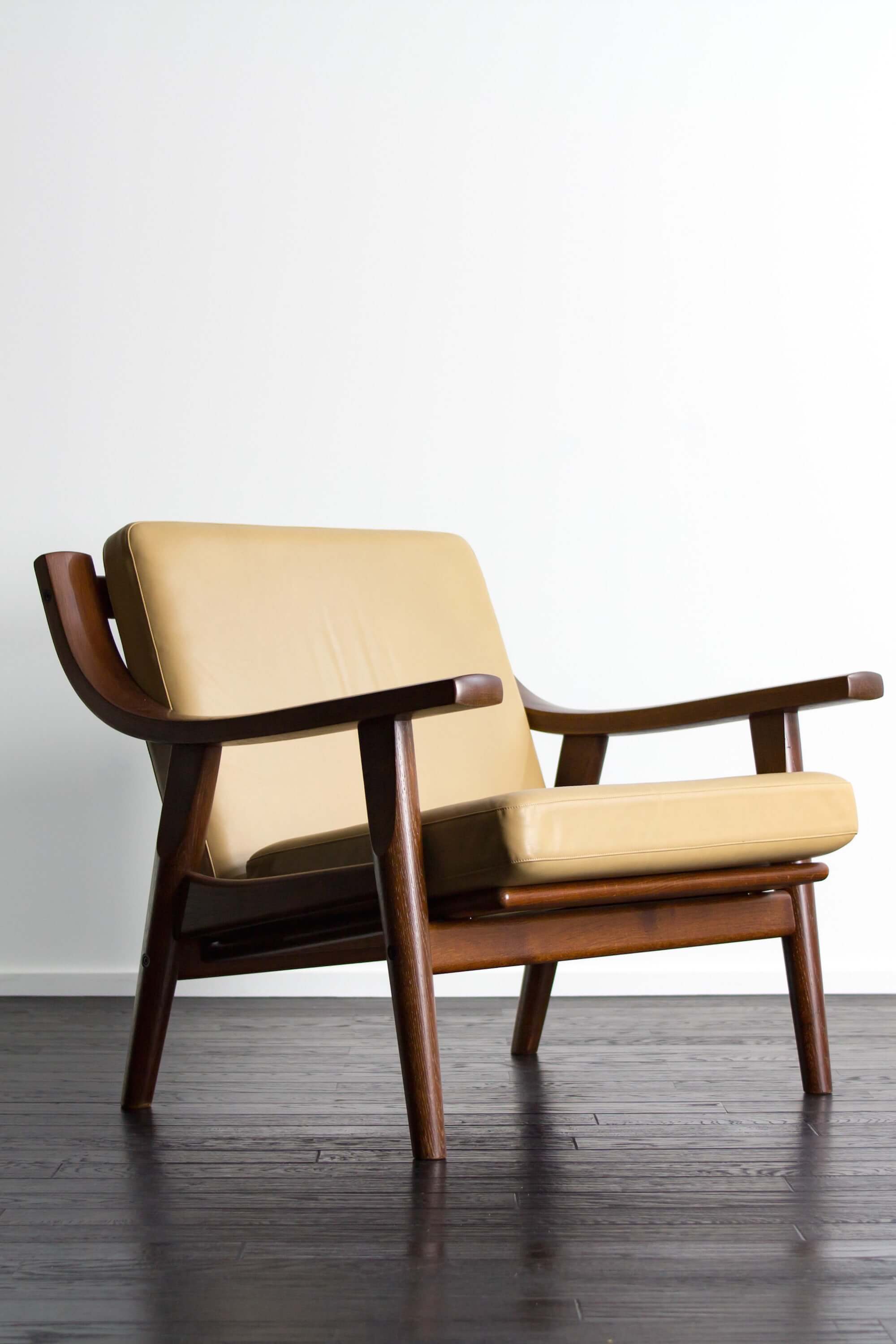 GE530 Easy Chair by Hans J Wegner
