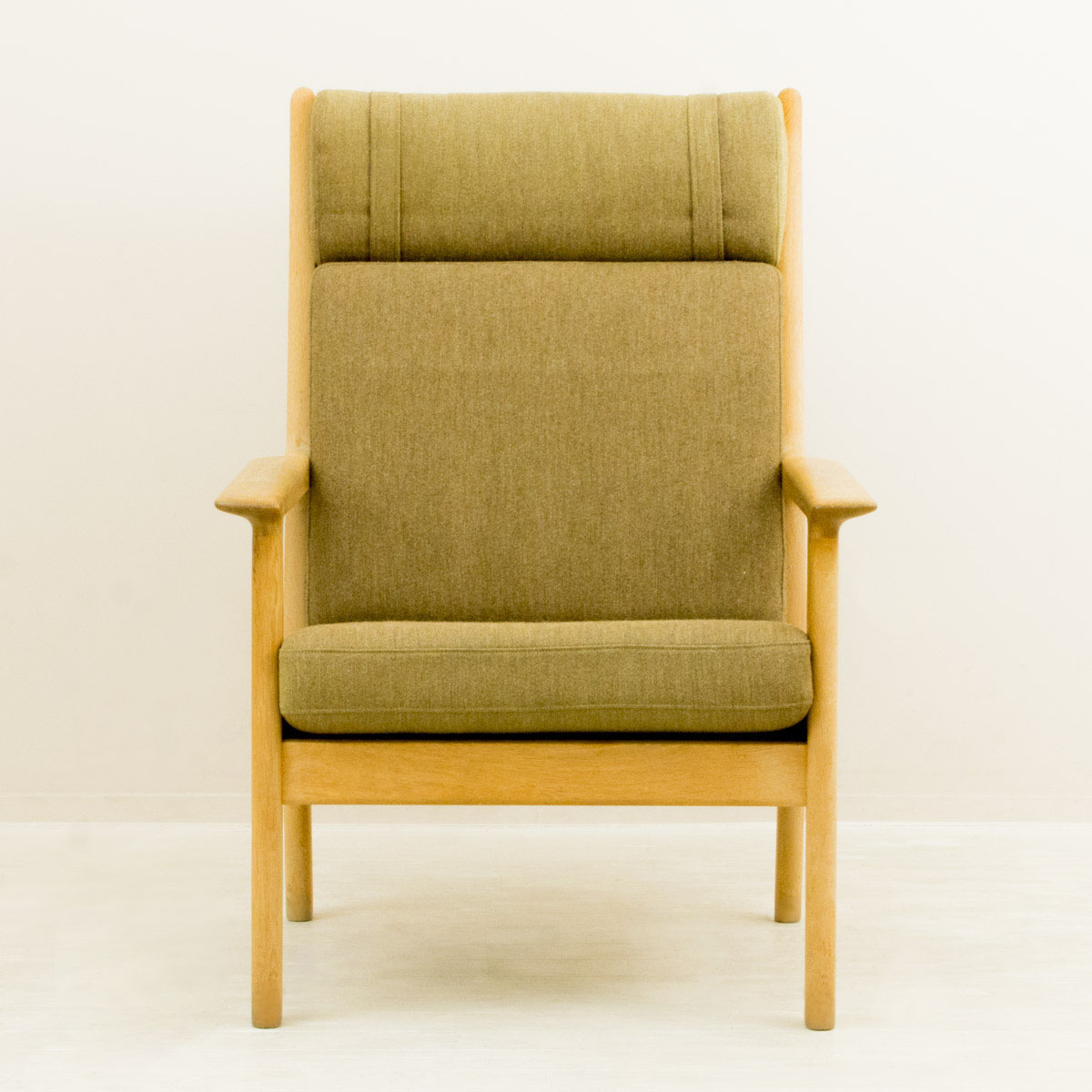 GE265 Easy Chair by Hans J Wegner