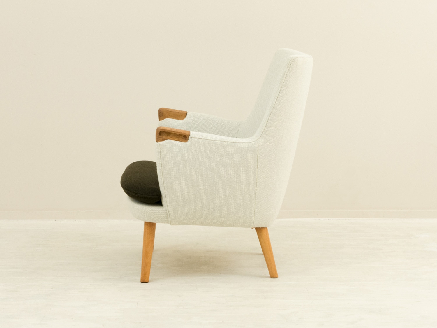 Hans J. Wegner�ʥϥ󥹡�J���������ʡ��� AP20 Mini Bear Chair �̲�������ơ��������� | �������ࡦ1950ǯ�塦���ꥸ�ʥ� ���ߥ˥٥�������