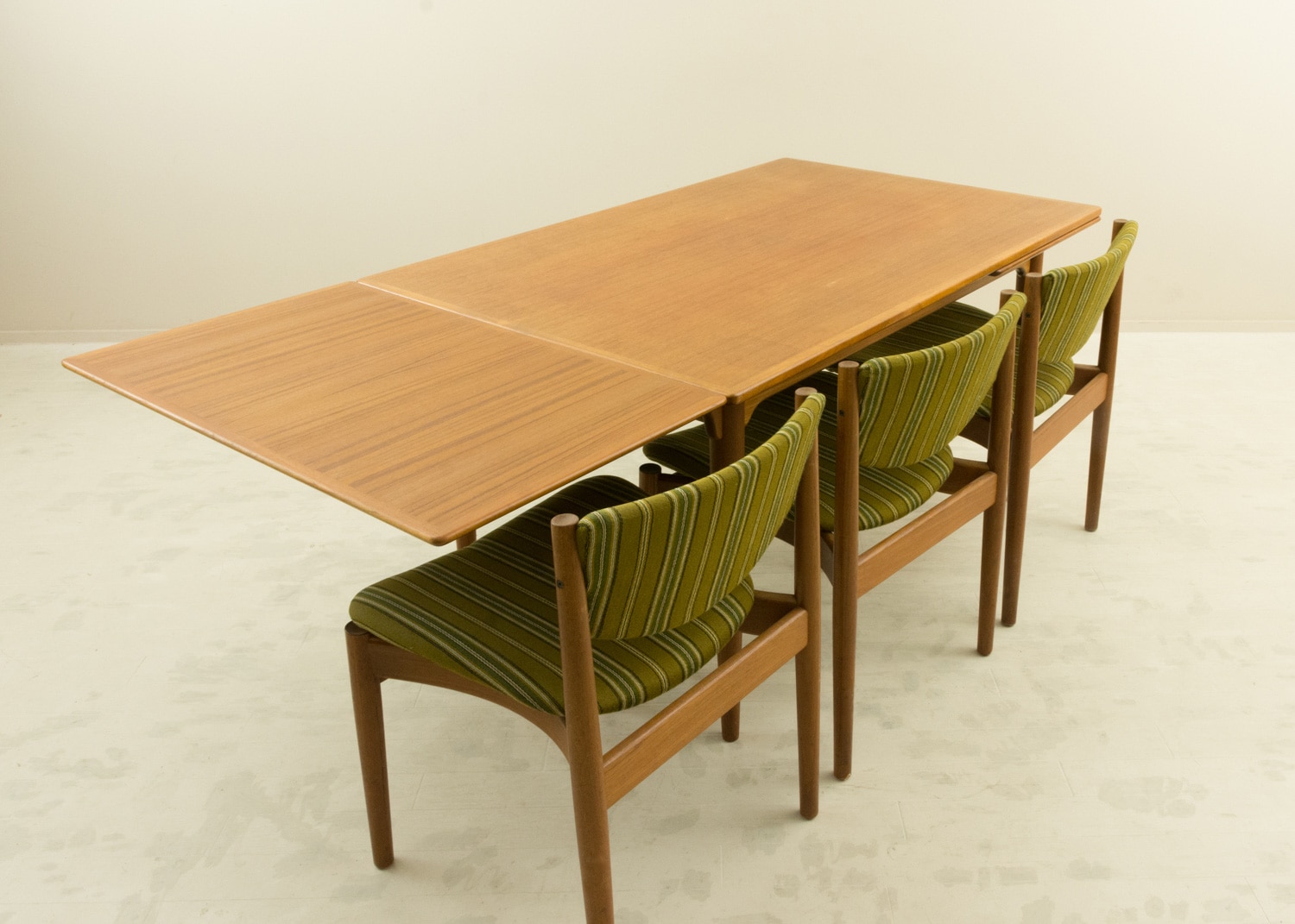 管195北欧ヴィンテージオーク材太平WINDSダイニングチェアー 管195☆北欧☆ヴィンテージ☆オーク材☆太平☆WINDS☆ダイニングチェアー