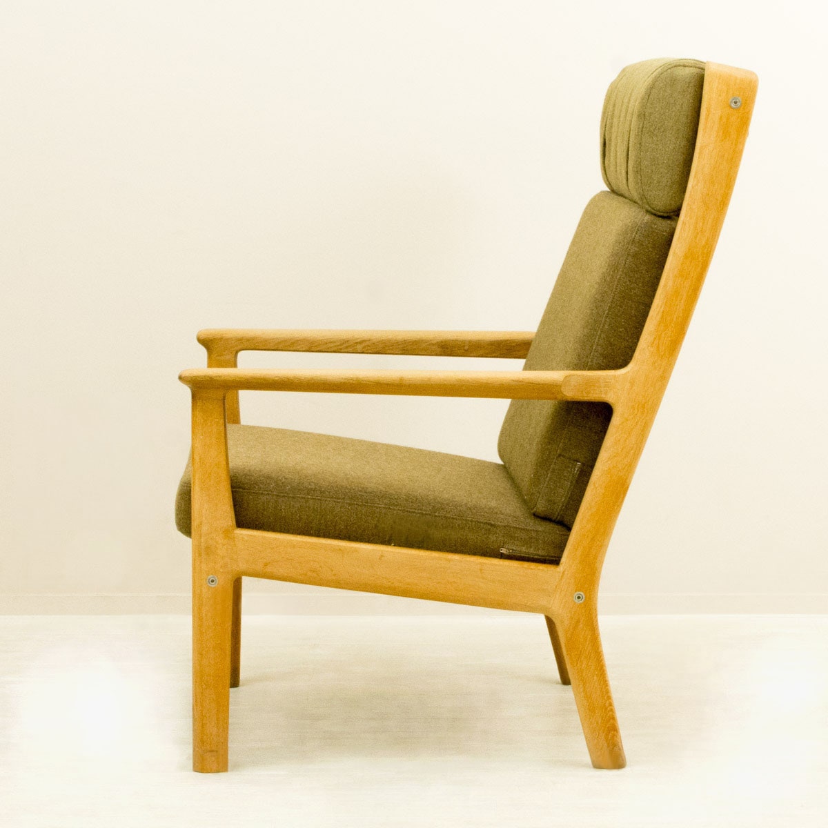 GE265 Easy Chair by Hans J Wegner