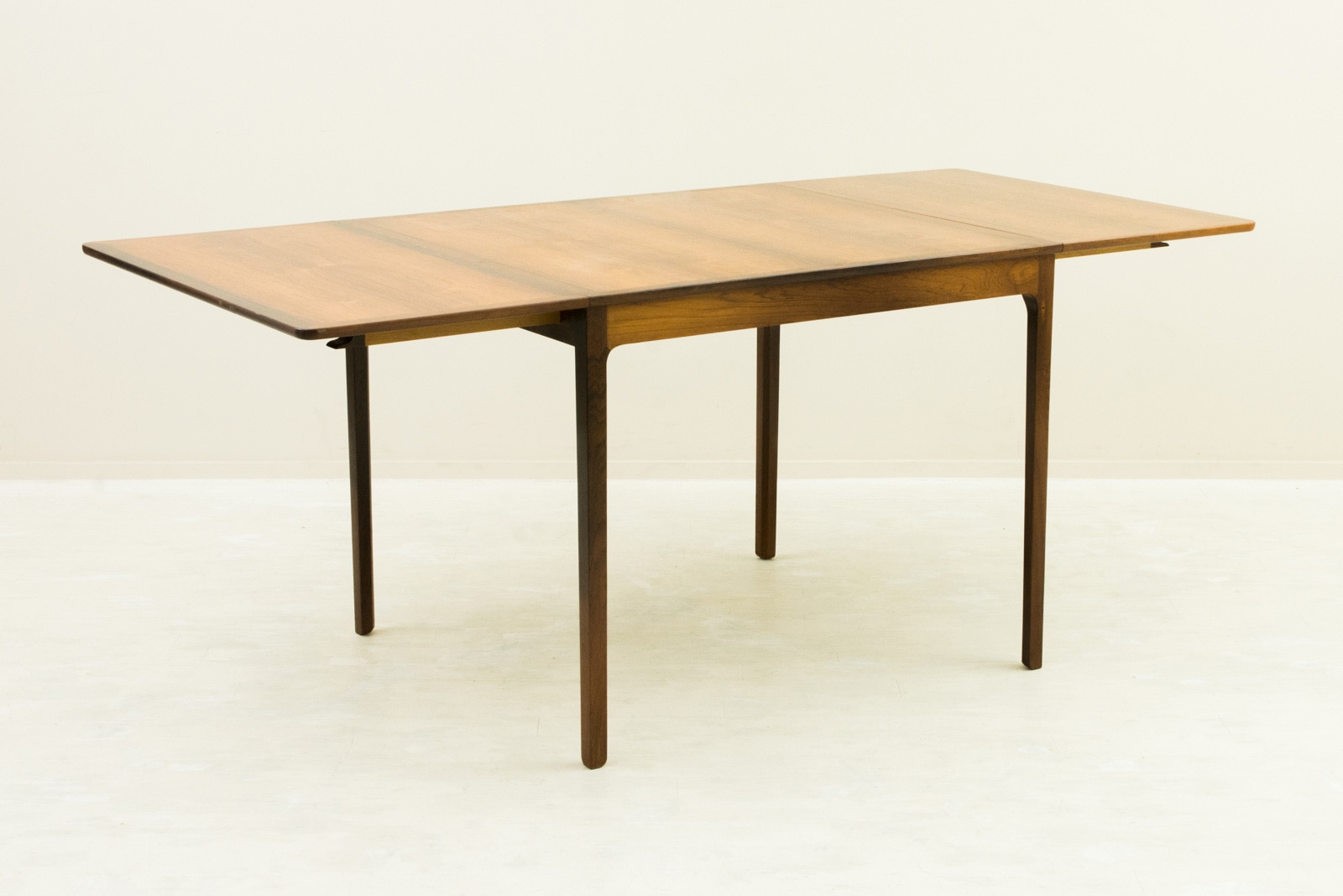 Drop leaf Dining Table by Ole Wanscher