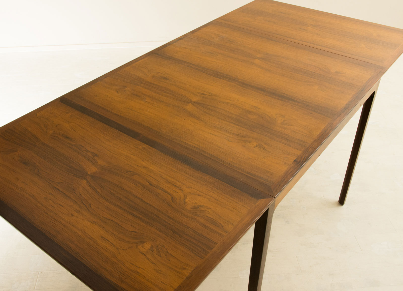 Drop leaf Dining Table by Ole Wanscher