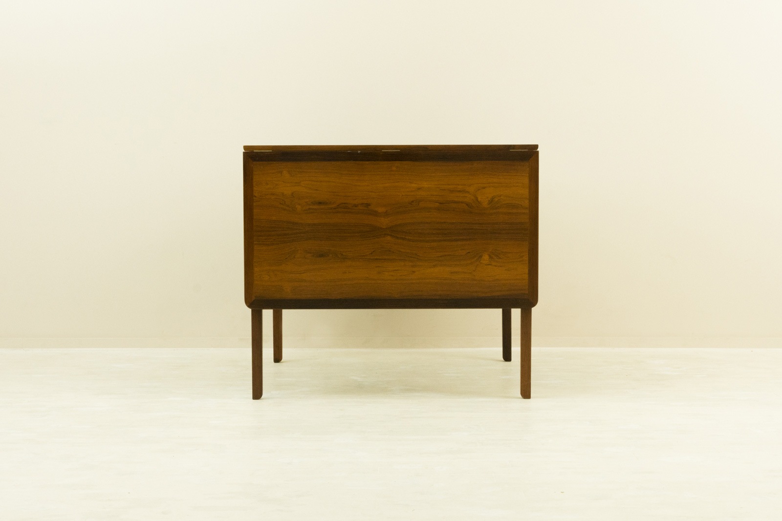Drop leaf Dining Table by Ole Wanscher