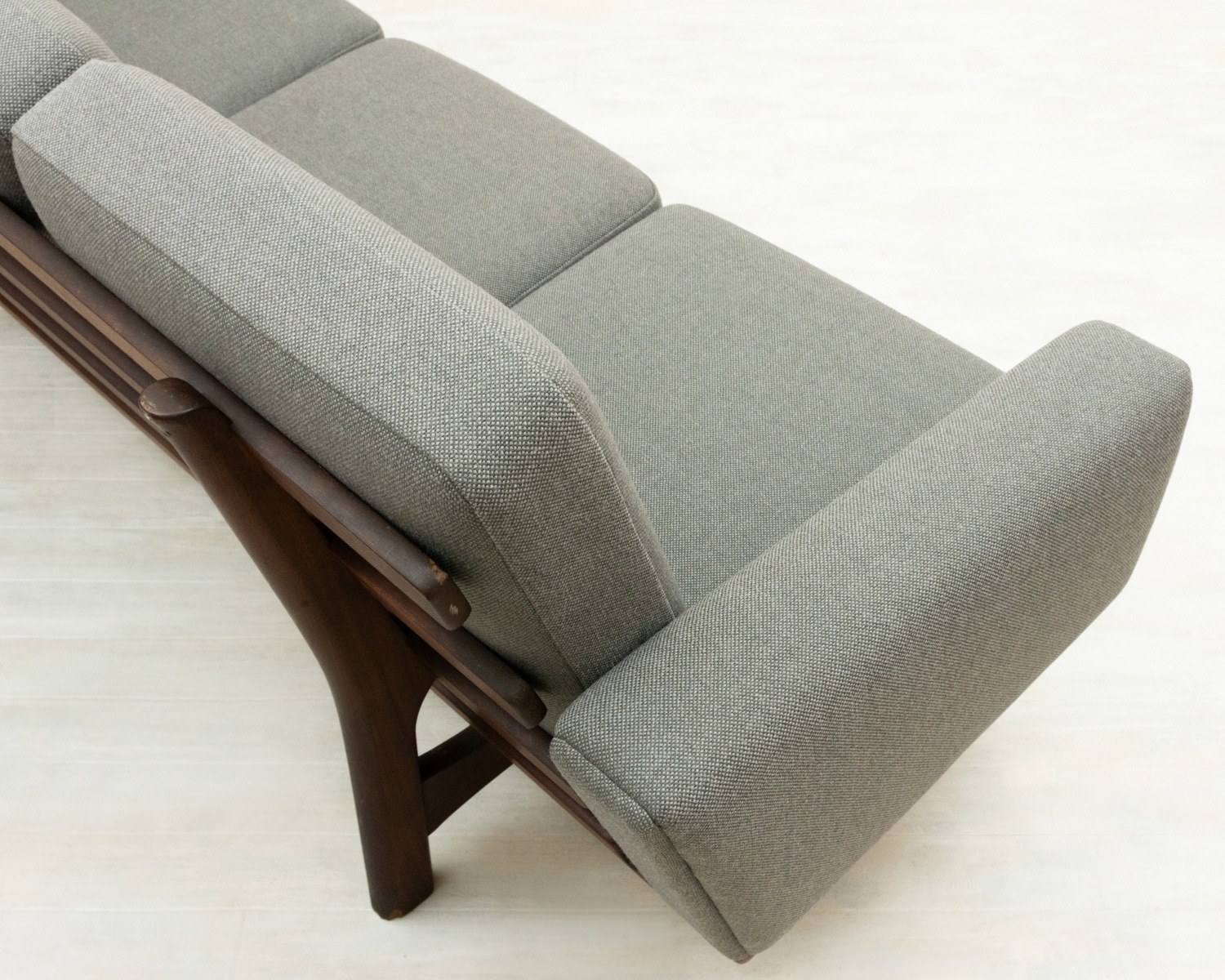 Hans J. Wegner�ʥϥ󥹡�J���������ʡ��� Teak GE235 4 Seater Sofa �̲�������ơ������ե� | 1960ǯ�塦�������ࡦ���ͳݤ����ե�