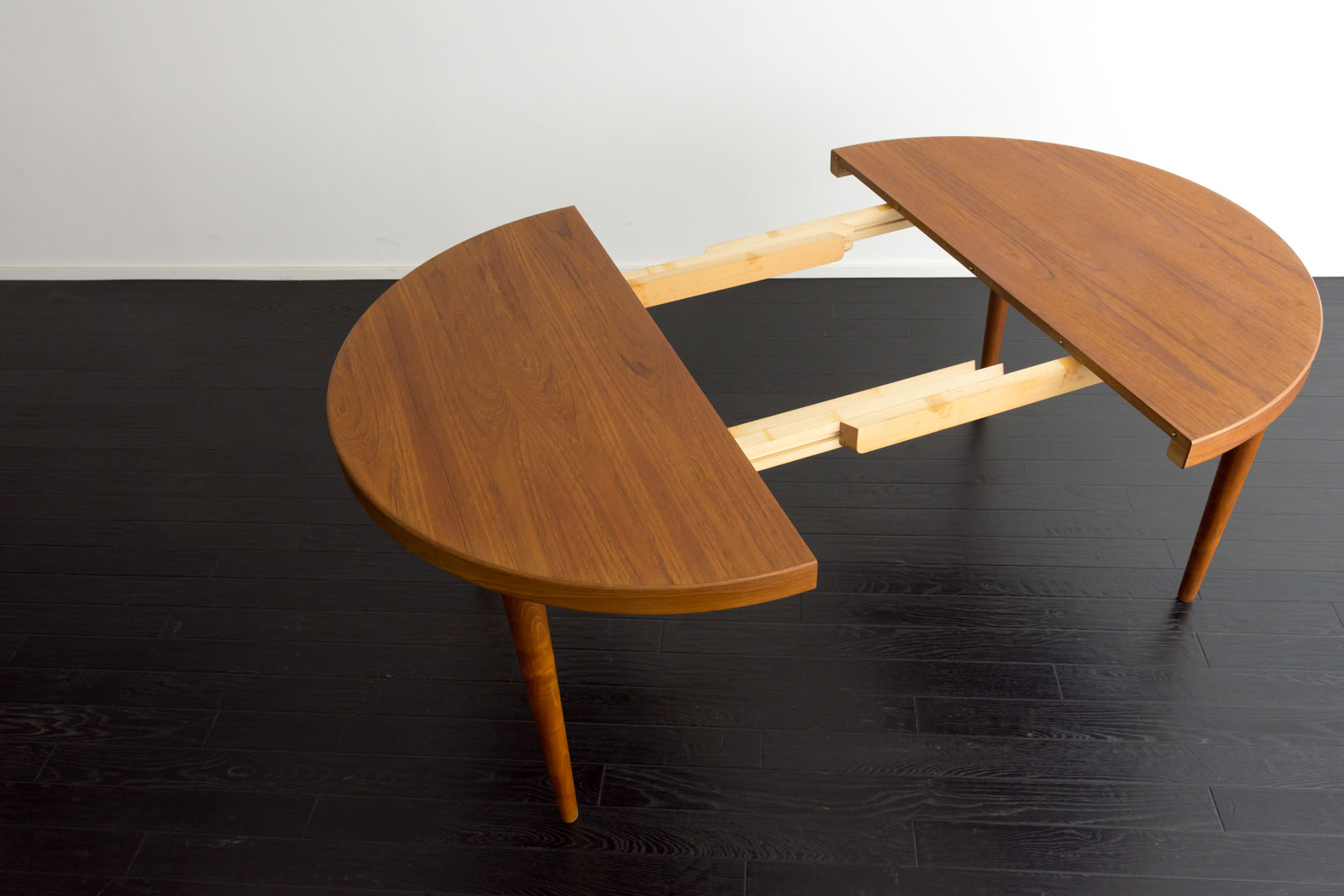 カイクリスチャンセン　ラウンドテーブル　チーク ラウンドテーブル ダイニング 北欧ヴィンテージ家具の通販