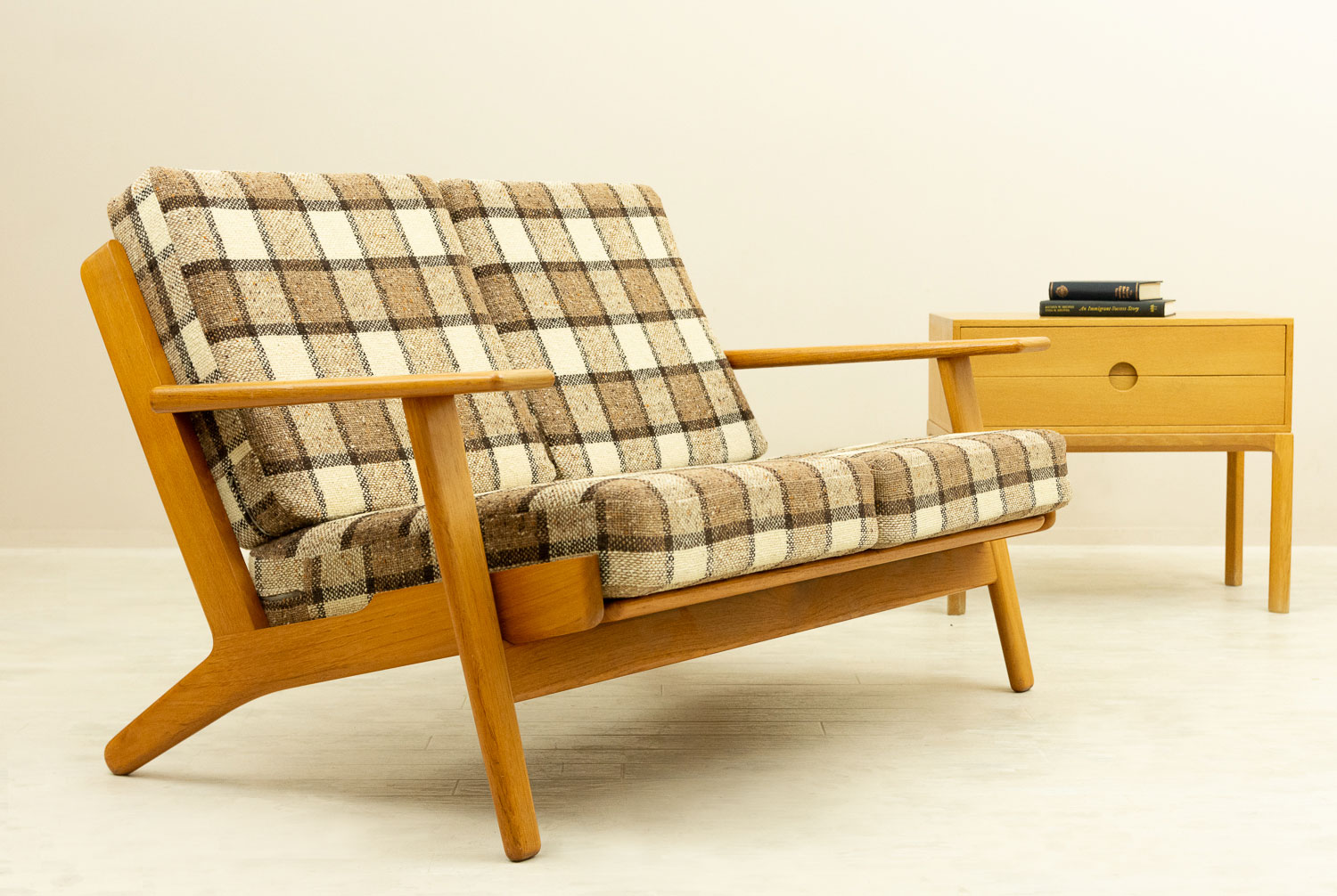 GE290 2 Seater Sofa by Hans J Wegner