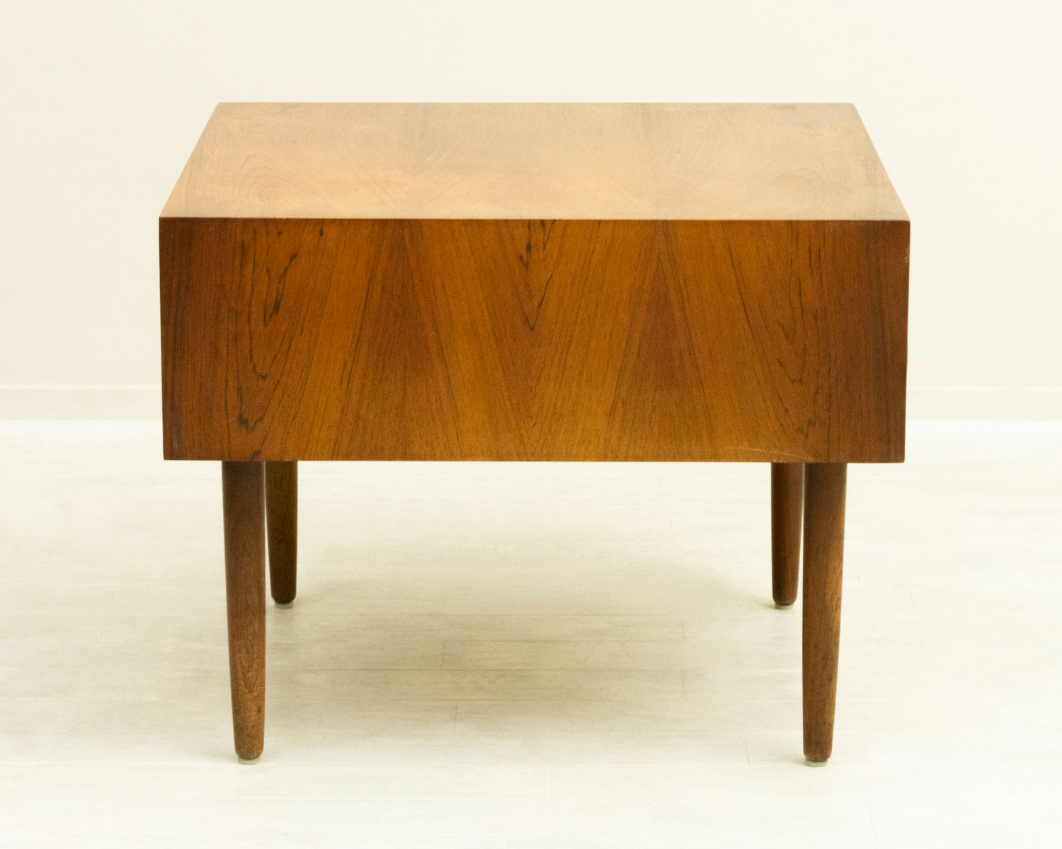 �ǥ�ޡ��� ���������å� �����Ф��դ������ҡ��ơ��֥��Square Coffee Table with Drawer in Rosewood from Denmark���̲�������ơ��������ڤ��դ���Ǽ��